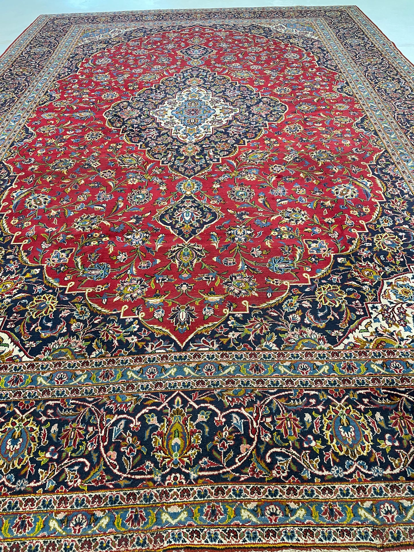 Hand-Knotted Wool Rug Kashan 11'8" x 17'1"