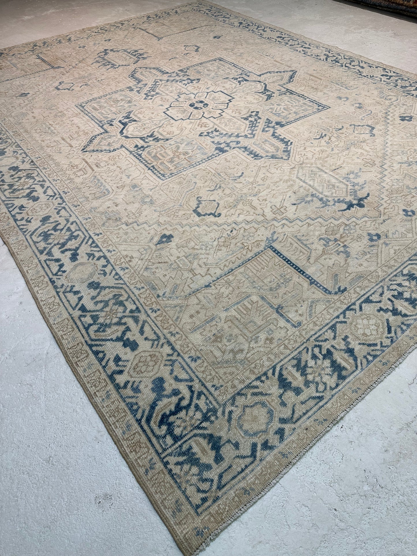 Antique Hand-Knotted Wool Rug Heriz 9'4" x 12'6"