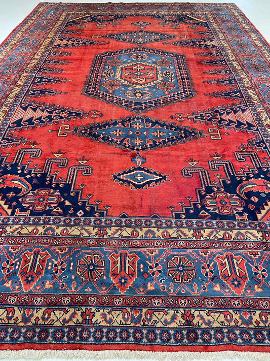 Hand-Knotted Wool Rug Vis 11' x 16'6"