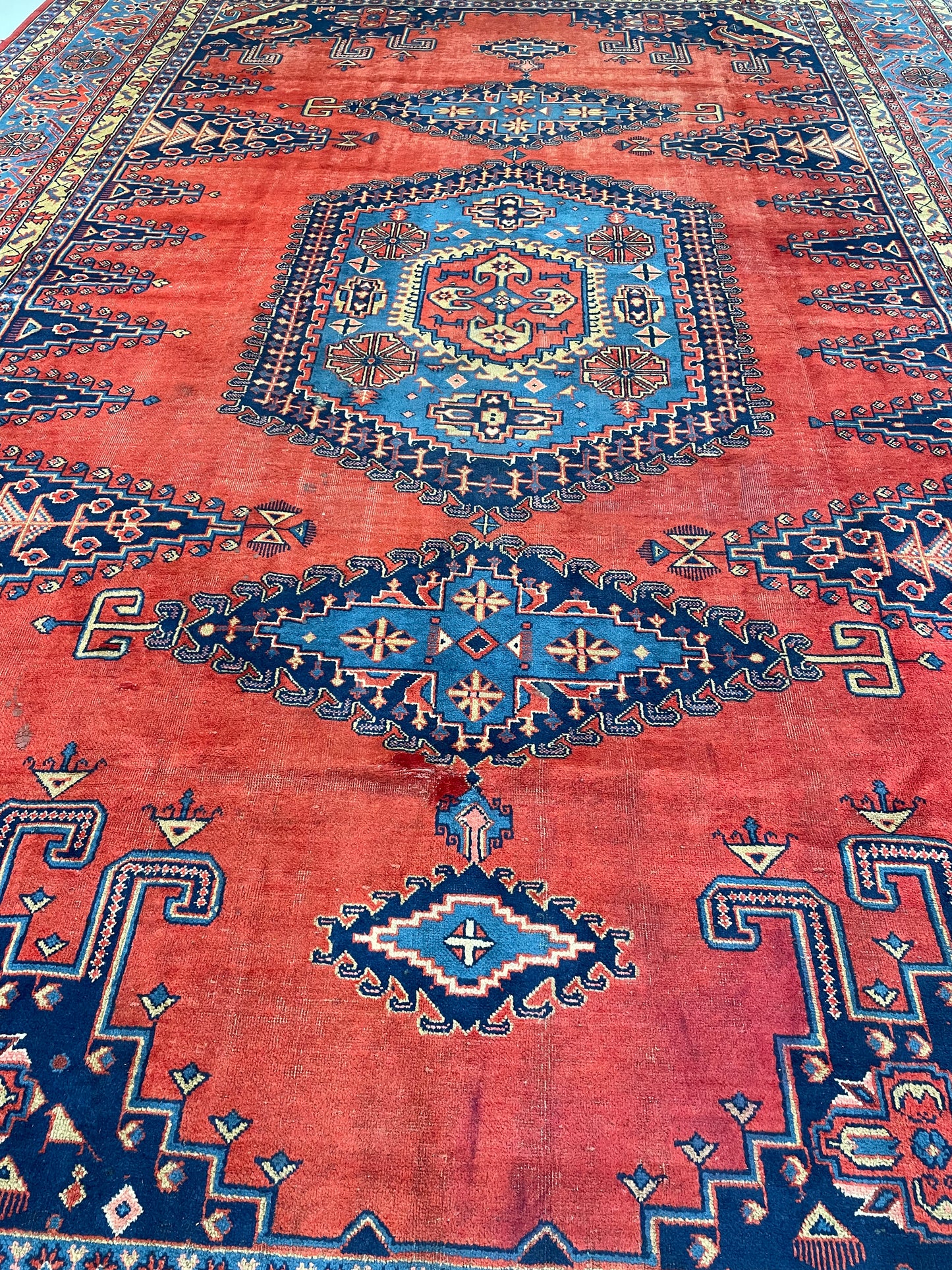 Hand-Knotted Wool Rug Vis 11' x 16'6"