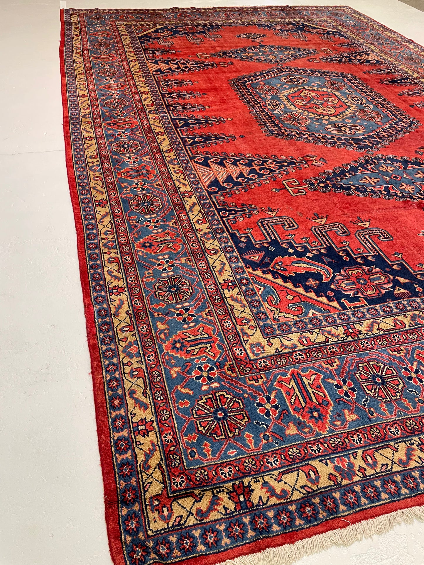 Hand-Knotted Wool Rug Vis 11' x 16'6"