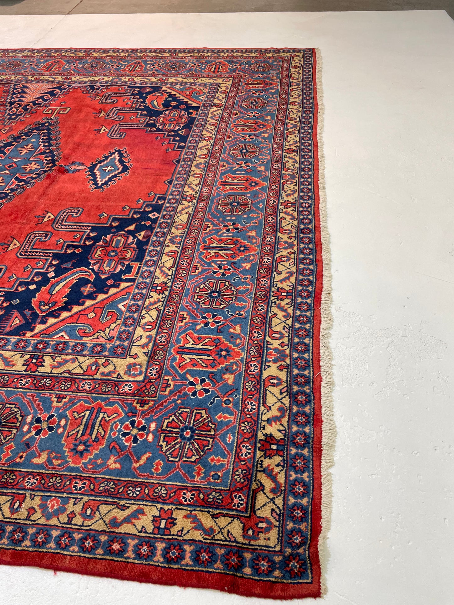 Hand-Knotted Wool Rug Vis 11' x 16'6"