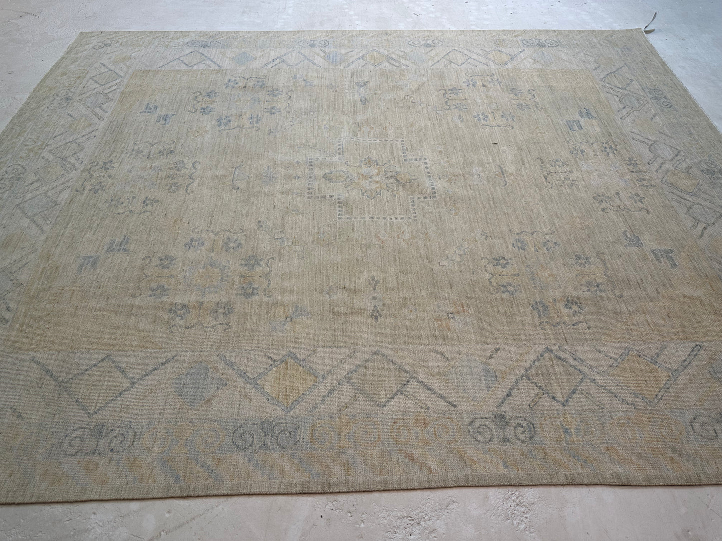 Hand-Knotted Wool Rug Turkish Oushak 7'10" x 9'11"