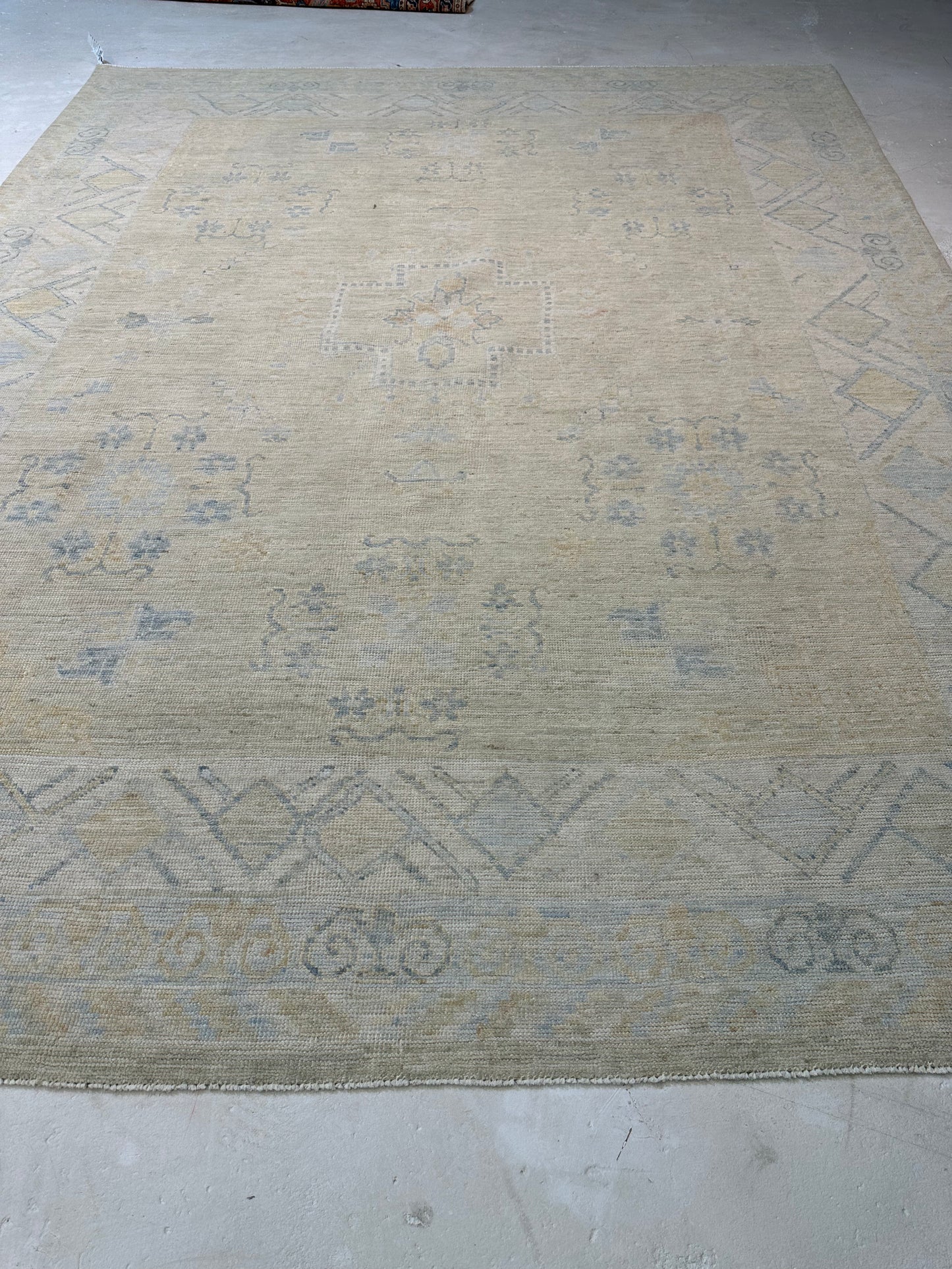 Hand-Knotted Wool Rug Turkish Oushak 7'10" x 9'11"