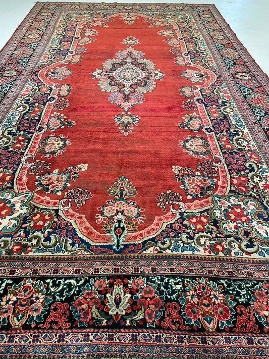 Hand-Knotted Wool Rug Mahal 10' x 17'5"