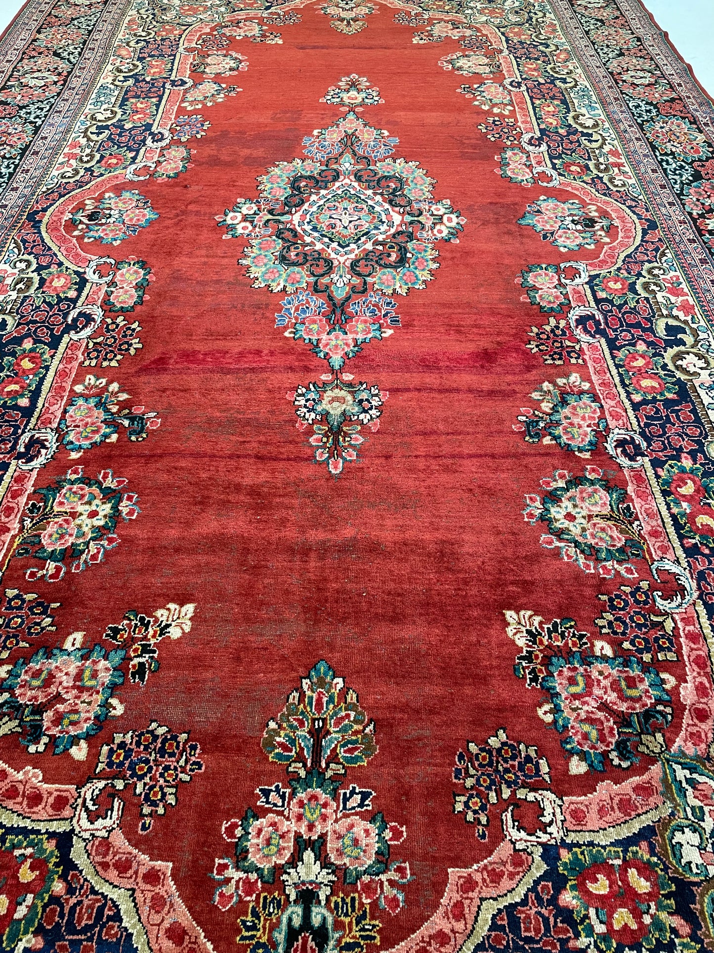 Hand-Knotted Wool Rug Mahal 10' x 17'5"