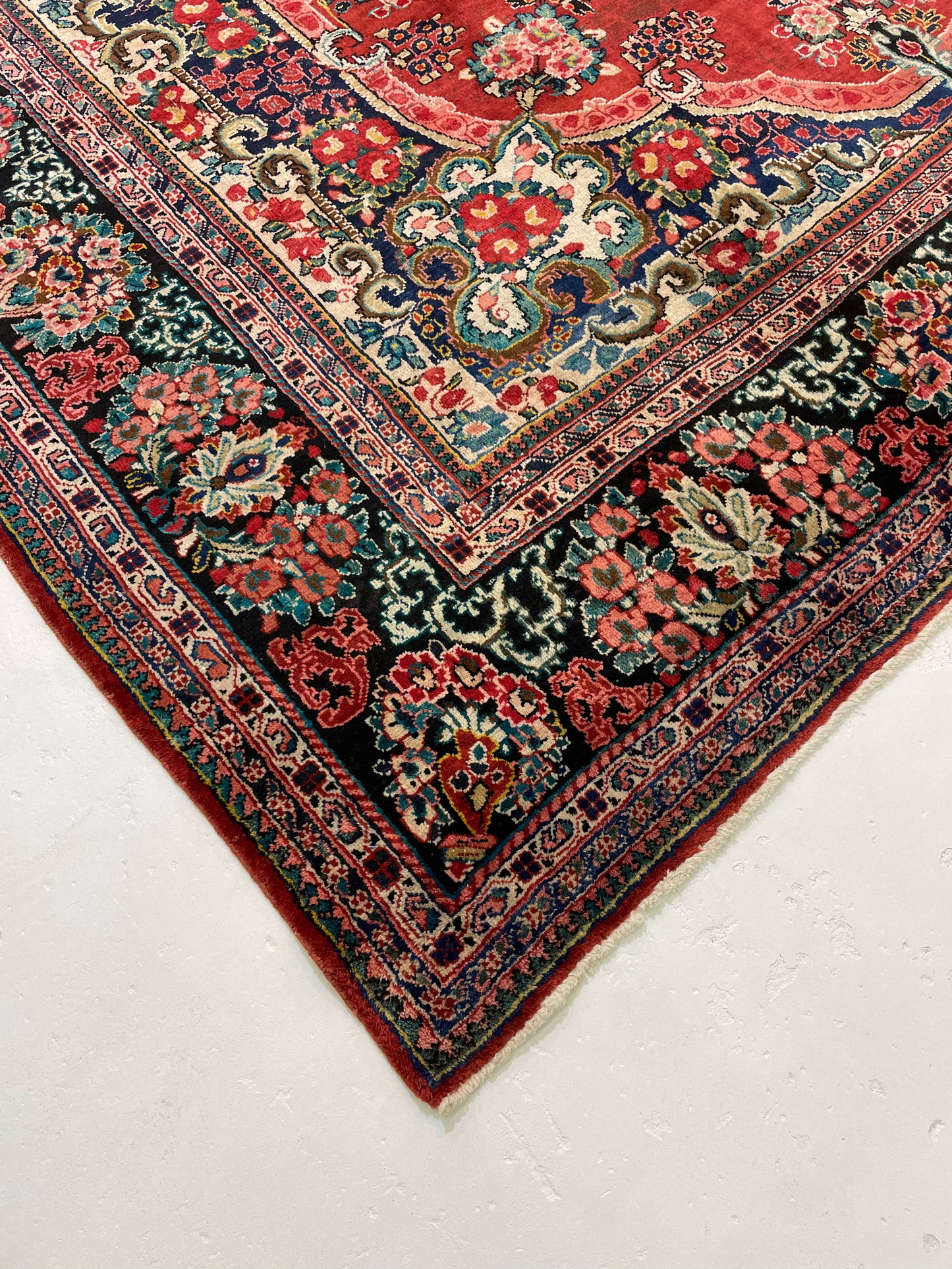 Hand-Knotted Wool Rug Mahal 10' x 17'5"