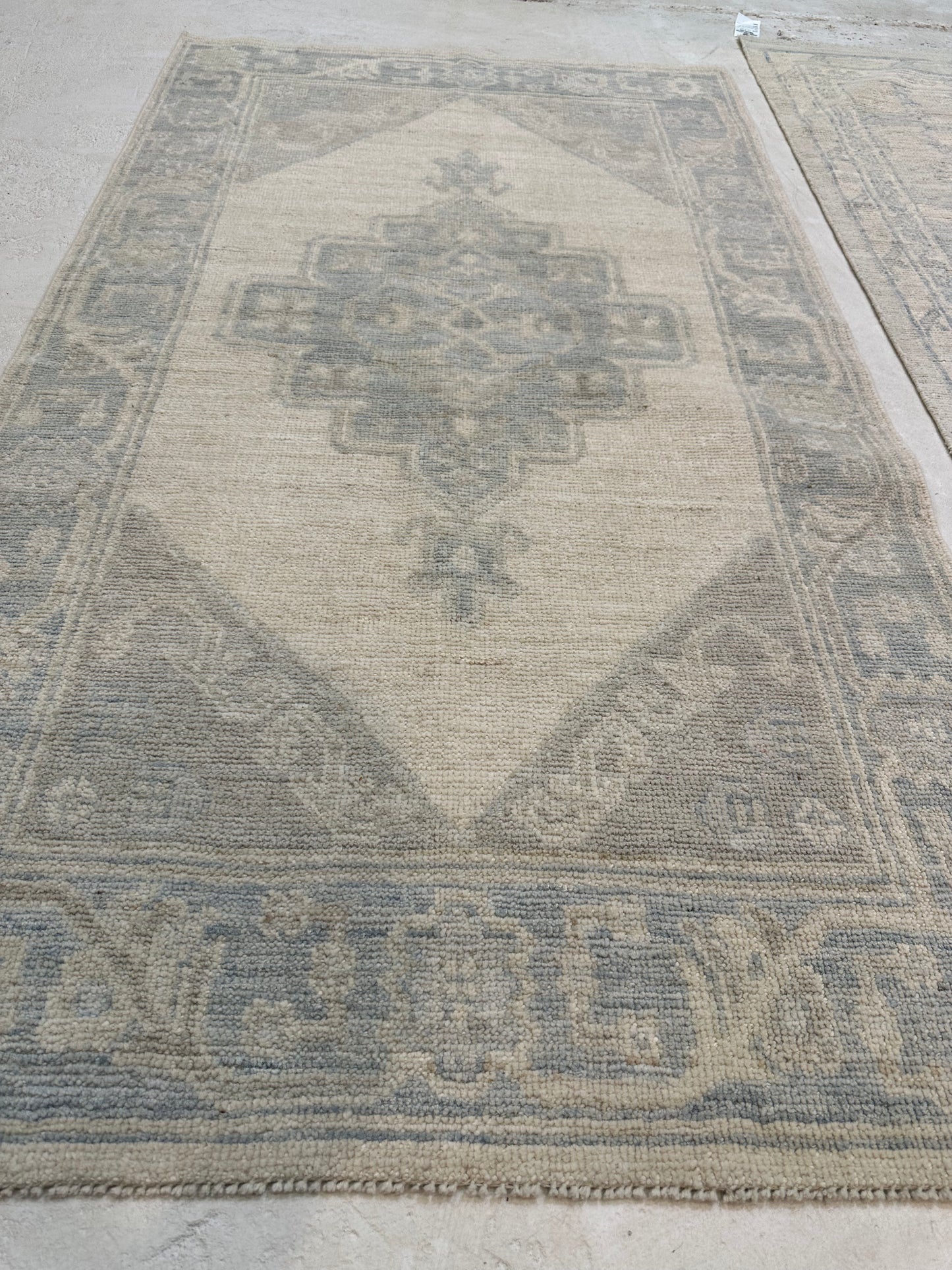 Hand-Knotted Wool Rug Turkish Oushak 3'1" x 5'6"