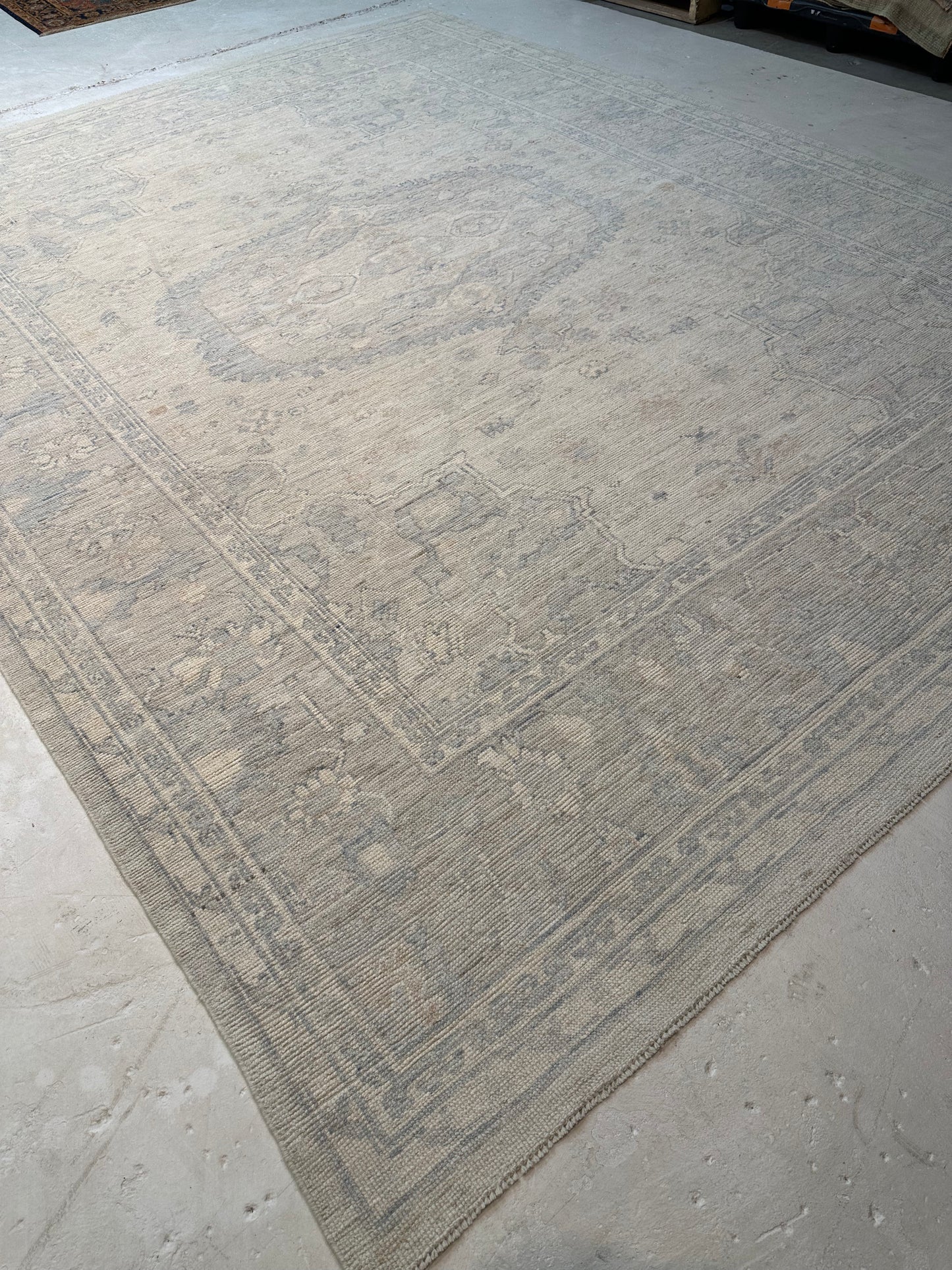 Hand-Knotted Wool Rug Turkish Oushak 8'10" x 11'5"