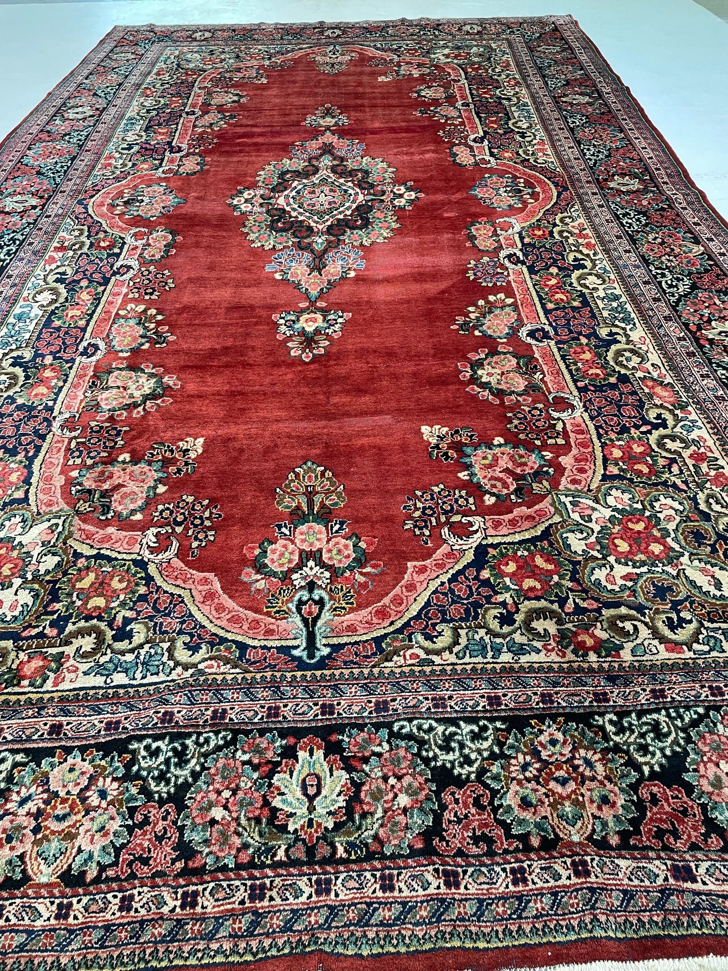 Hand-Knotted Wool Rug Mahal 10' x 17'5"