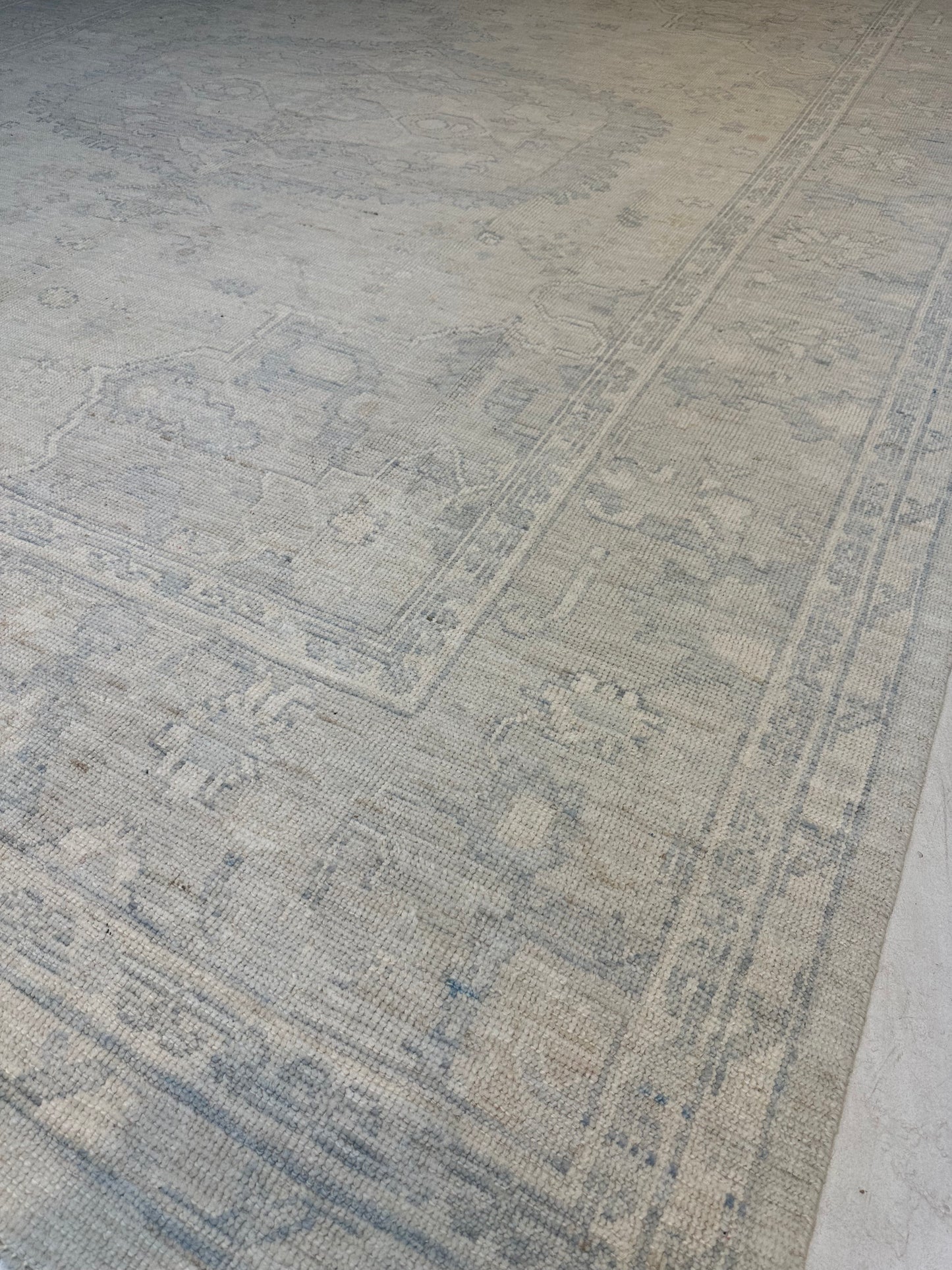 Hand-Knotted Wool Rug Turkish Oushak 8'10" x 11'5"