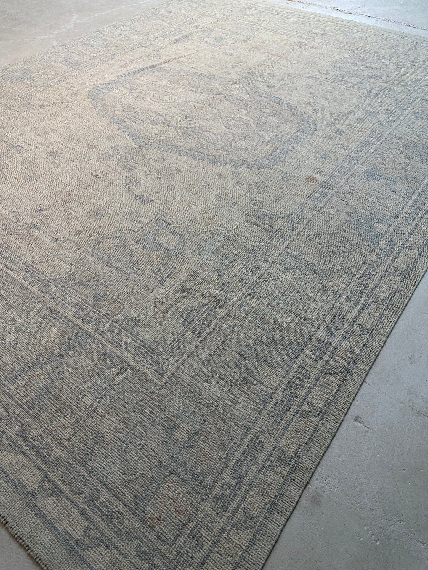 Hand-Knotted Wool Rug Turkish Oushak 8'10" x 11'5"