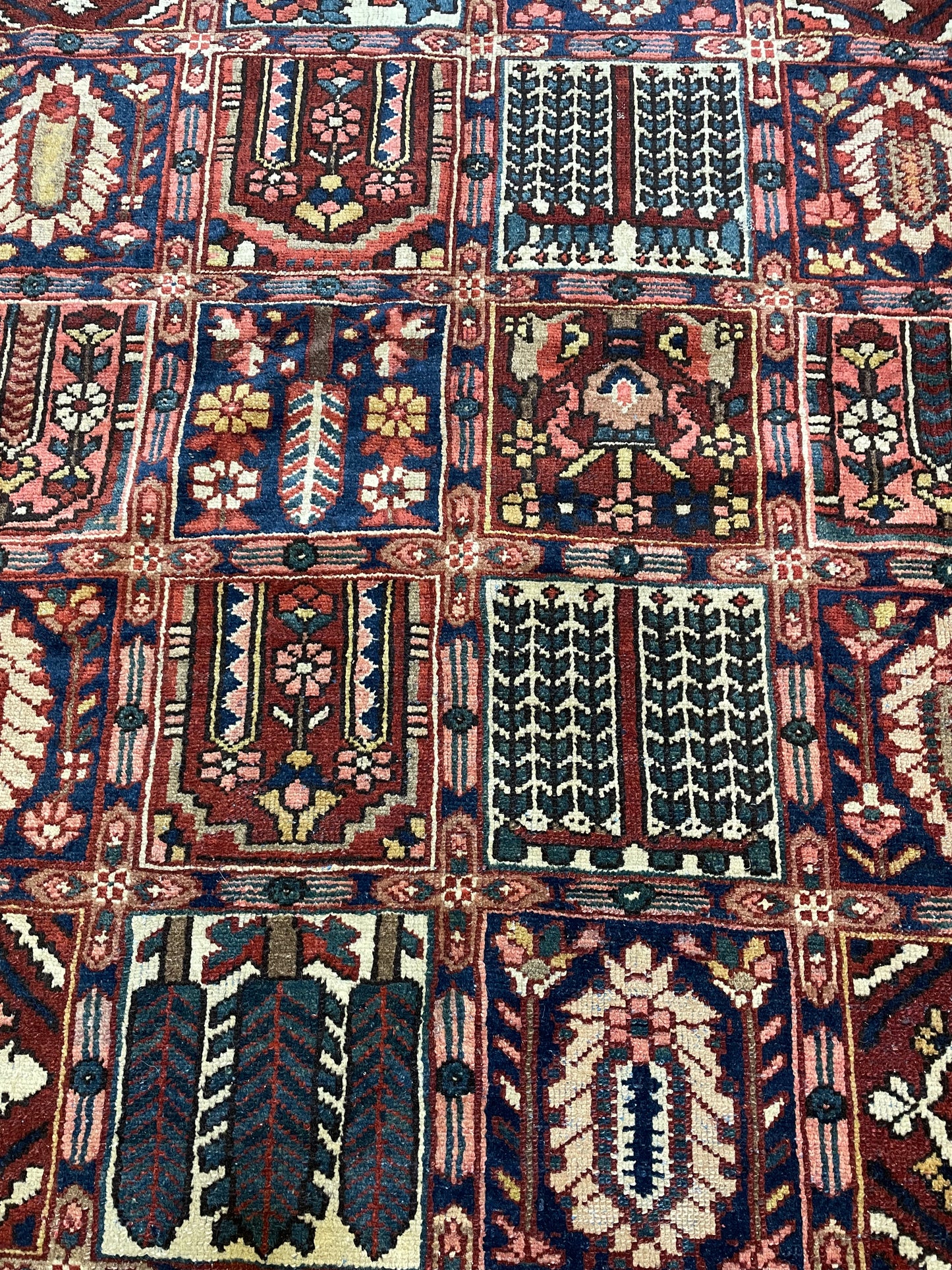 Hand-Knotted Wool Rug Bakhtiari Garden of Eden 10'4" x 13'