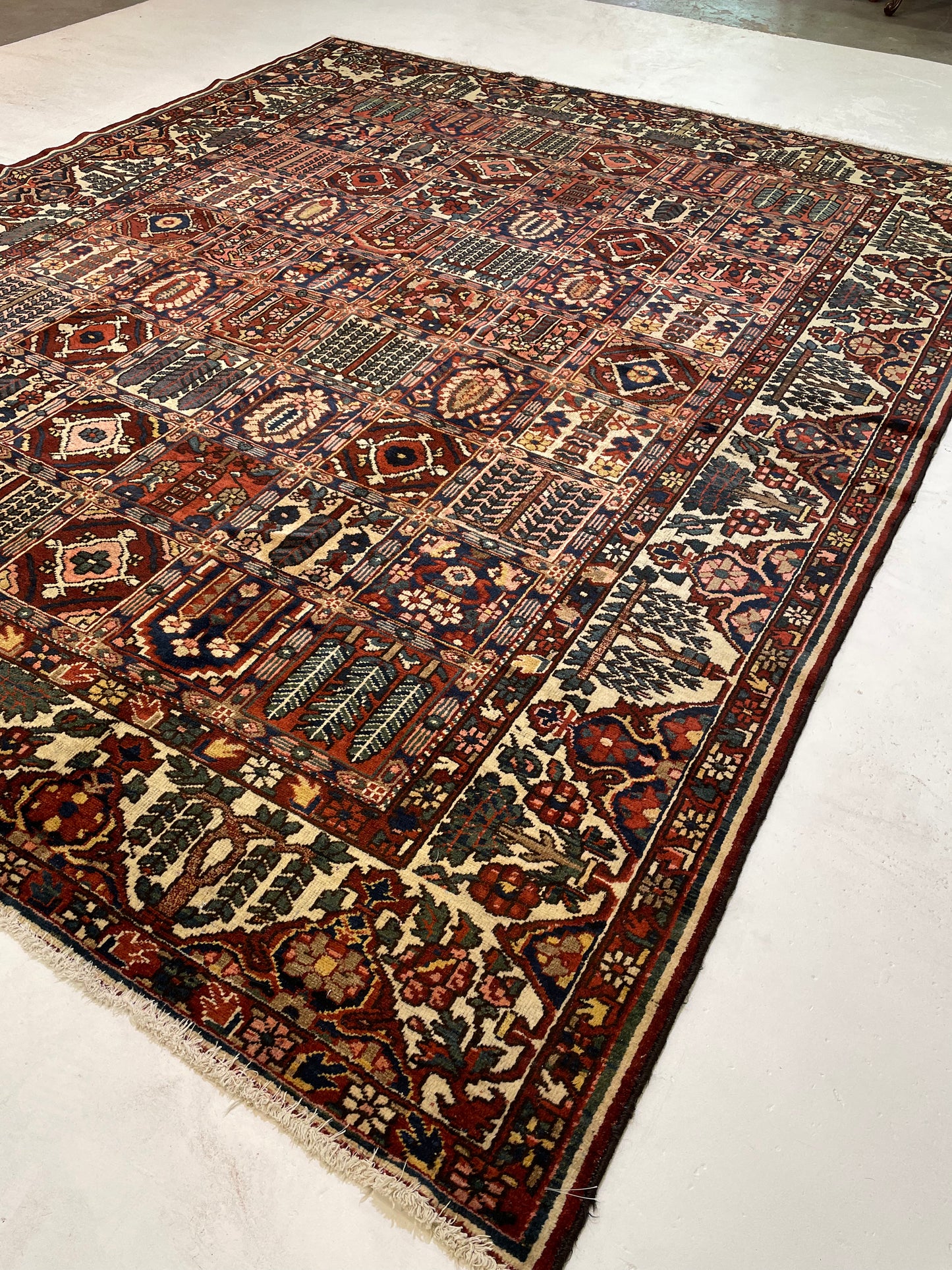 Hand-Knotted Wool Rug Bakhtiari Garden of Eden 10'4" x 13'