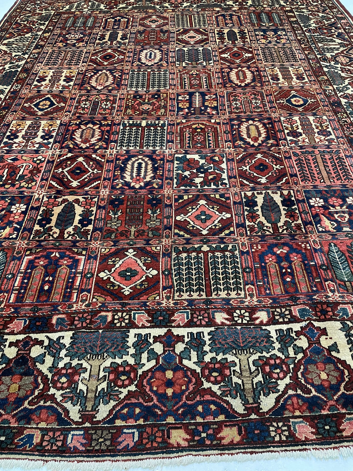 Hand-Knotted Wool Rug Bakhtiari Garden of Eden 10'4" x 13'