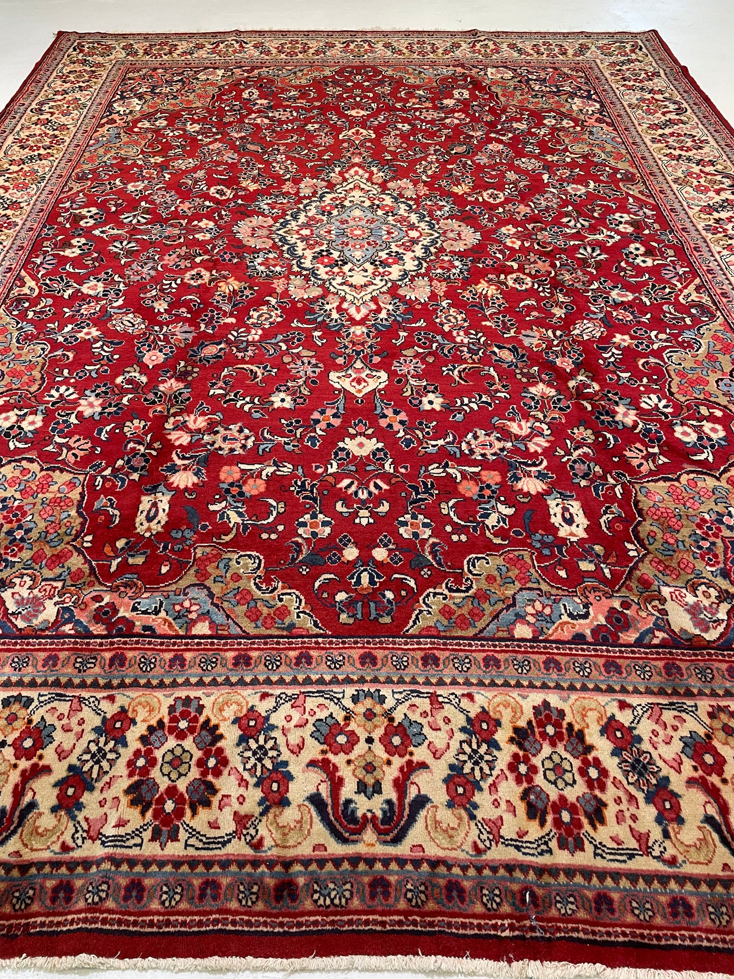 Hand-Knotted Wool Rug Mahal 10' x 13'6"