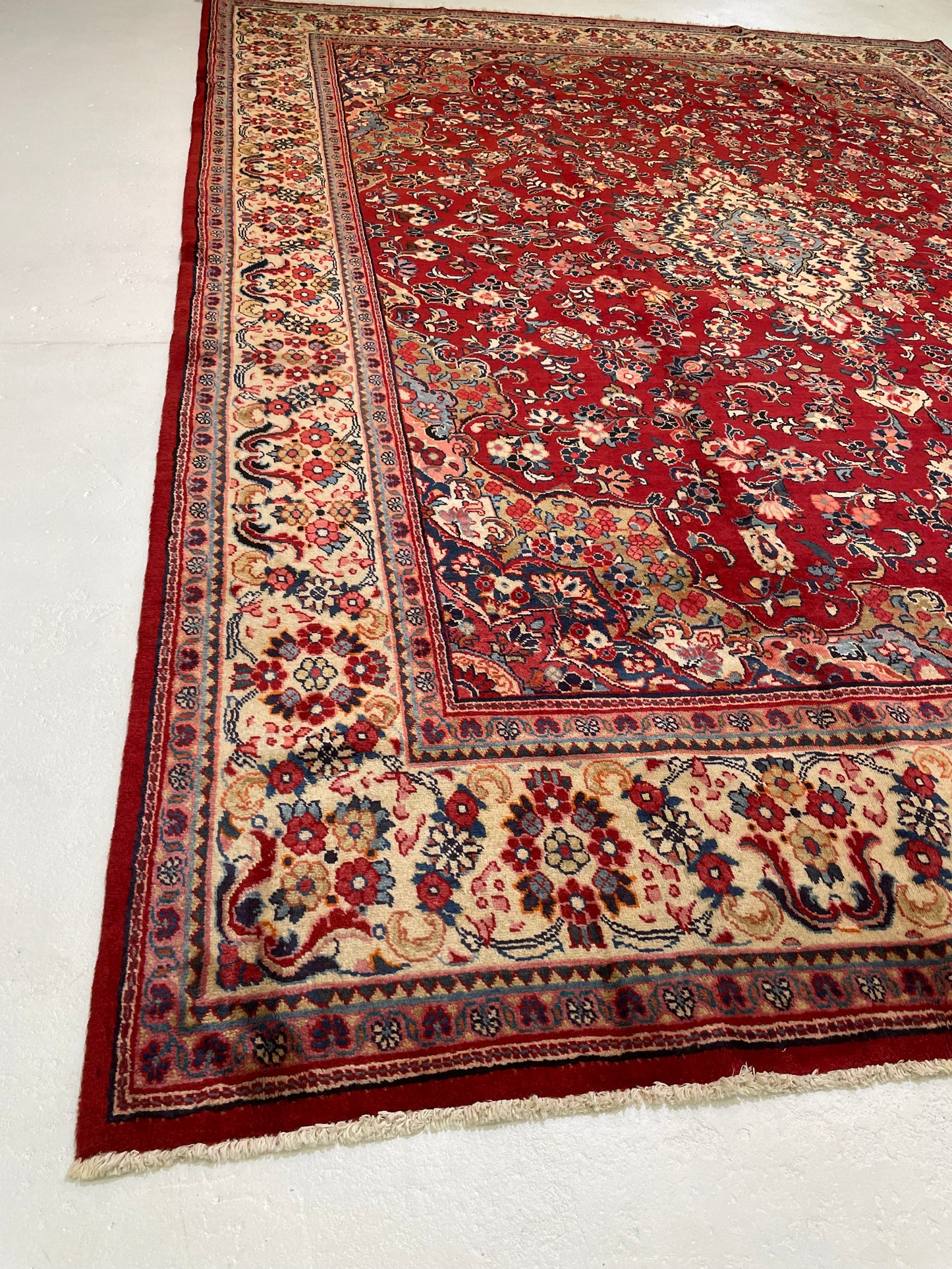 Hand-Knotted Wool Rug Mahal 10' x 13'6"