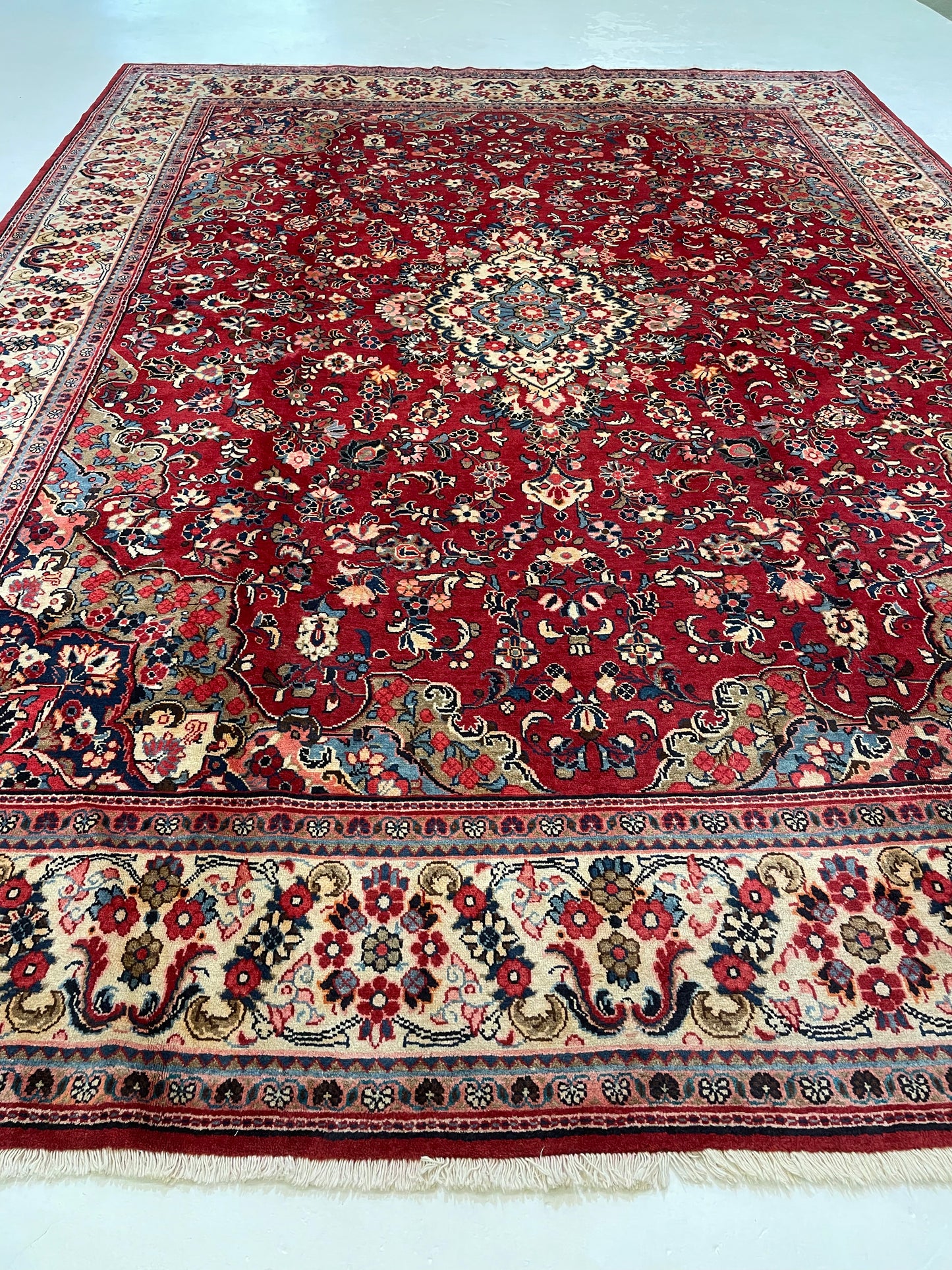Hand-Knotted Wool Rug Mahal 10' x 13'6"