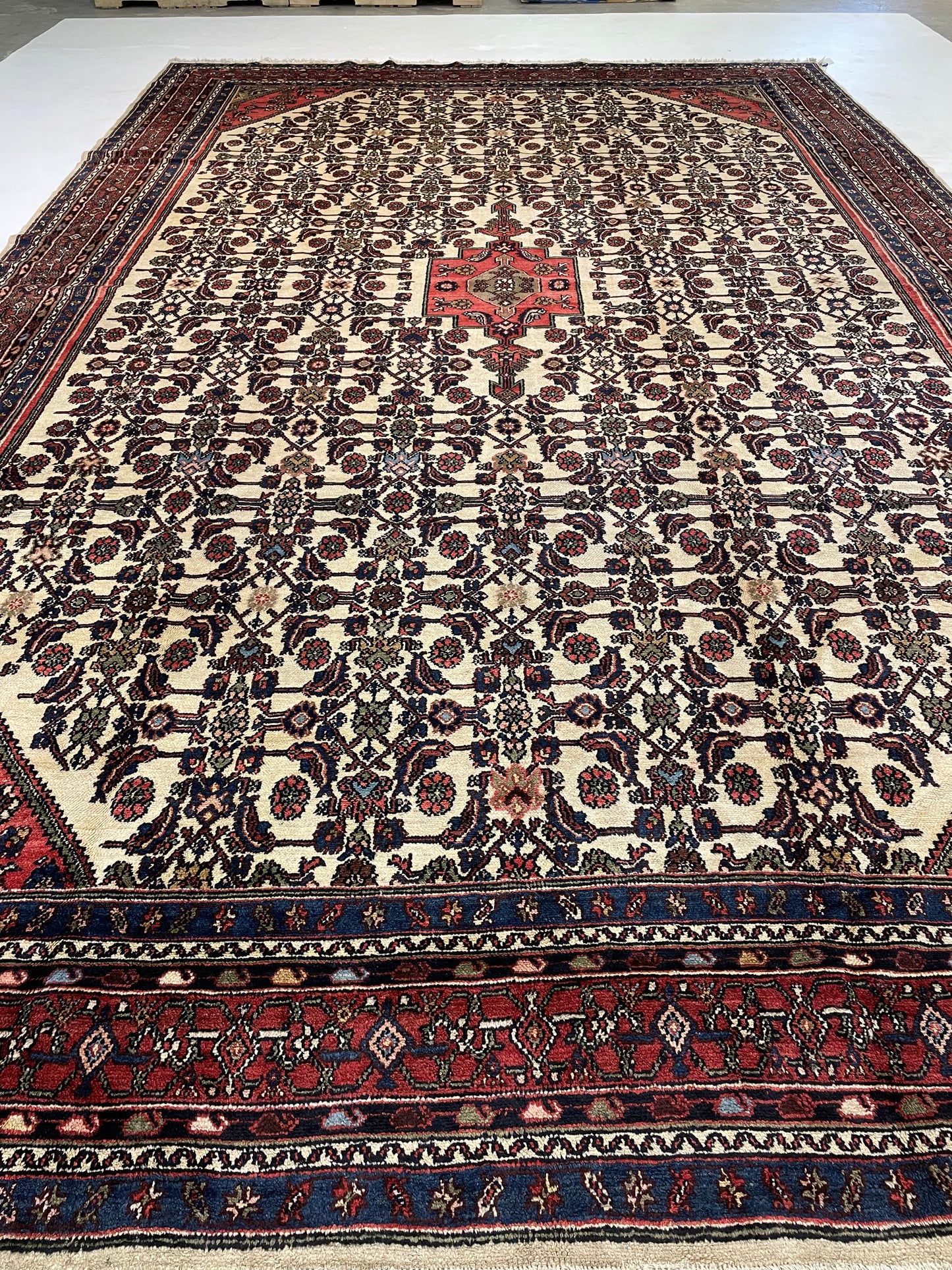 Hand-Knotted Wool Rug Bibikabad 11'2" x 17'8"