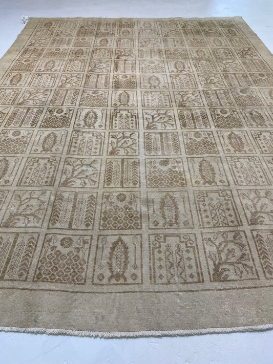 Hand-Knotted Wool Rug Tabriz Garden of Eden 9'3" x 12'3"