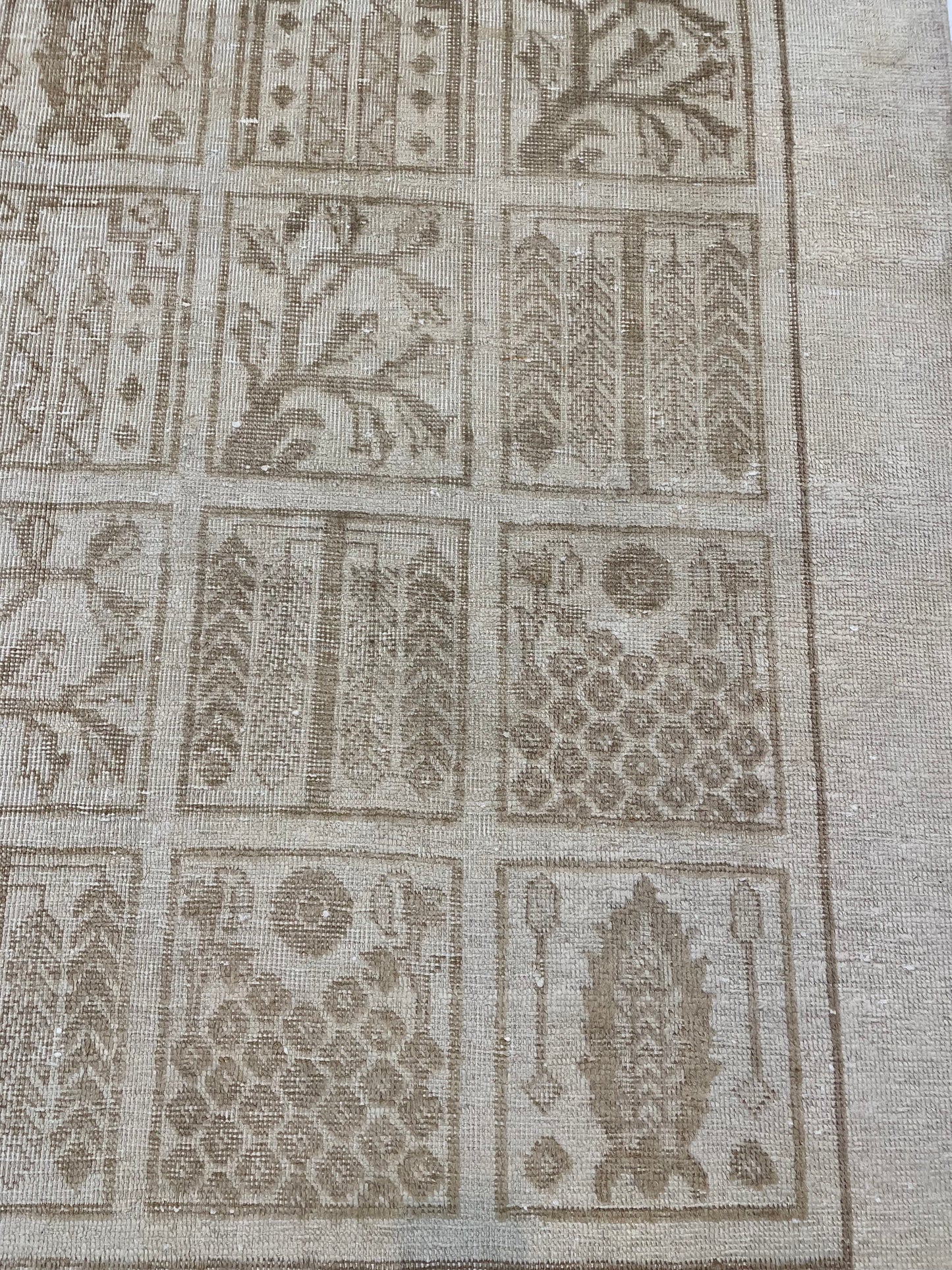 Hand-Knotted Wool Rug Tabriz Garden of Eden 9'3" x 12'3"