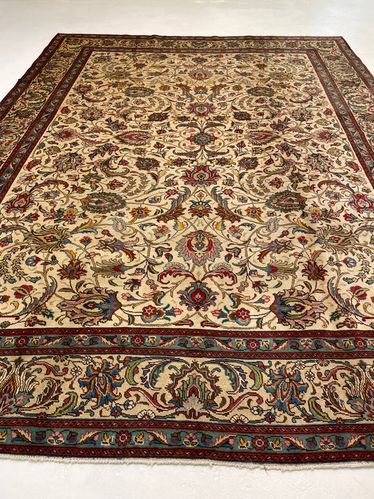 Hand-Knotted Wool Rug Tabriz 9'6" x 12'7"