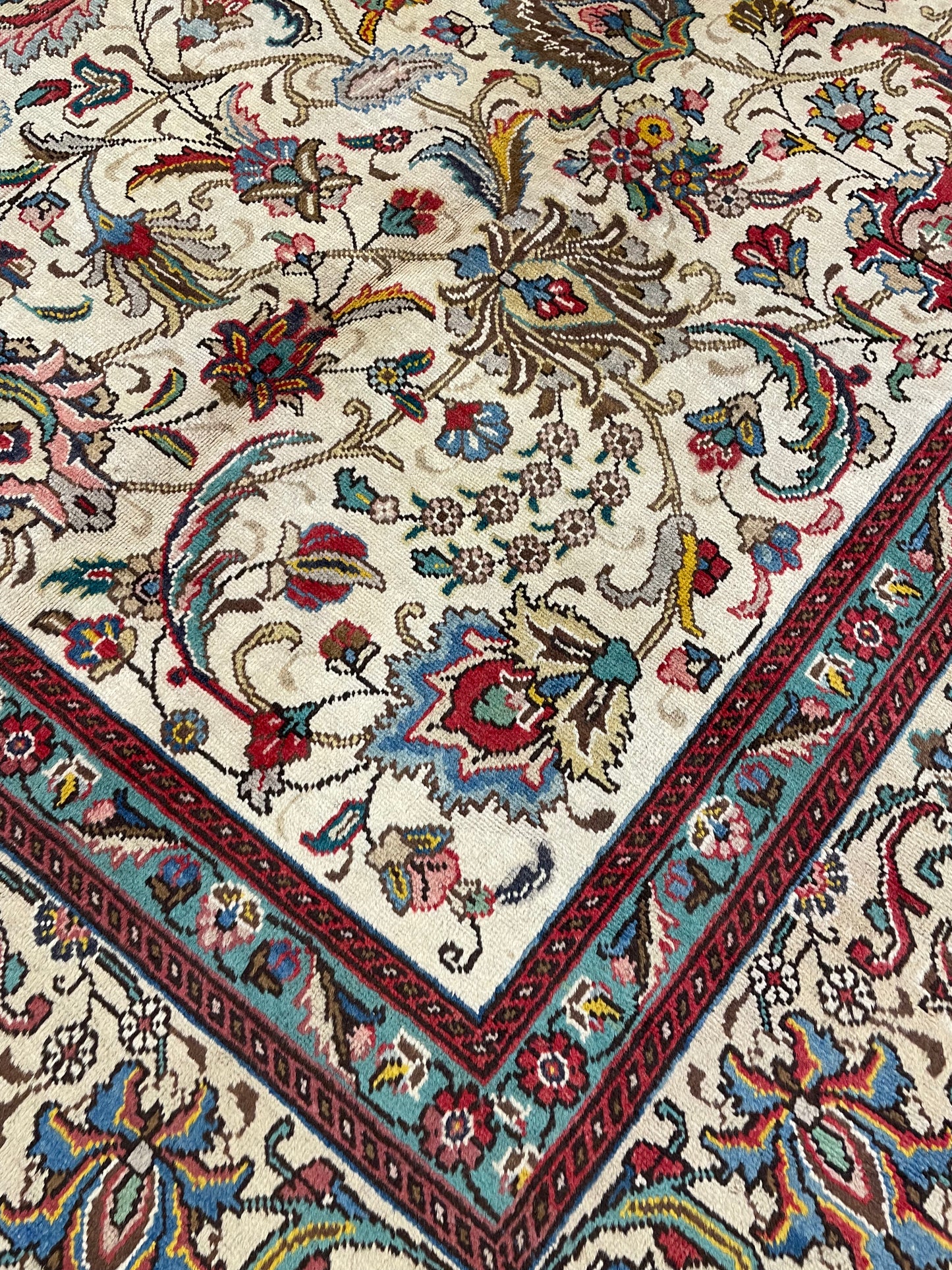 Hand-Knotted Wool Rug Tabriz 9'6" x 12'7"