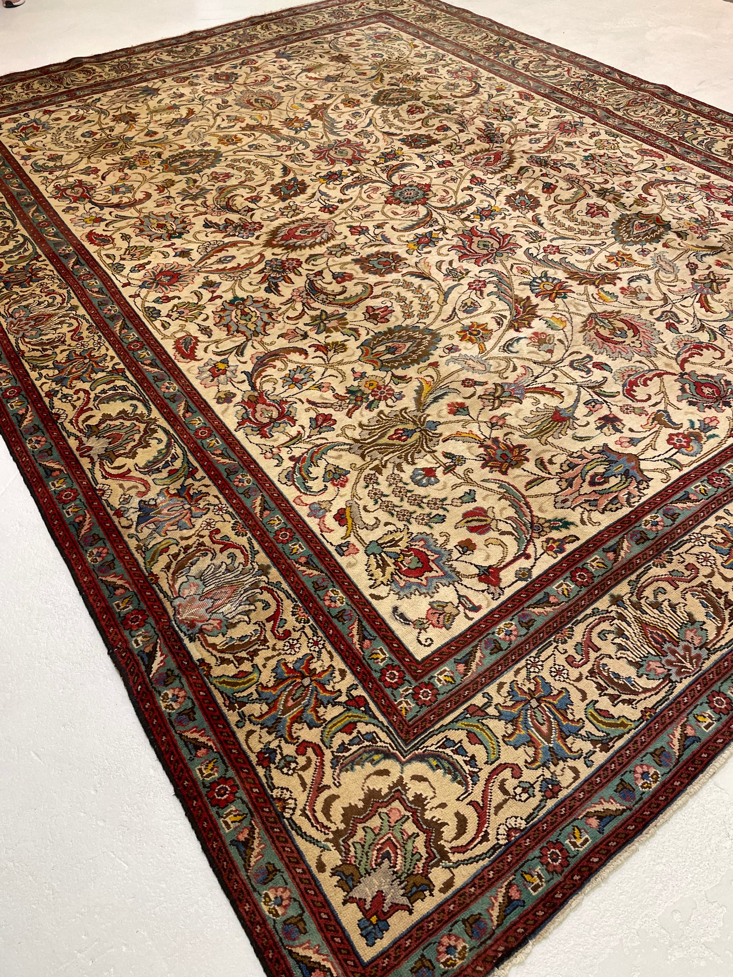 Hand-Knotted Wool Rug Tabriz 9'6" x 12'7"
