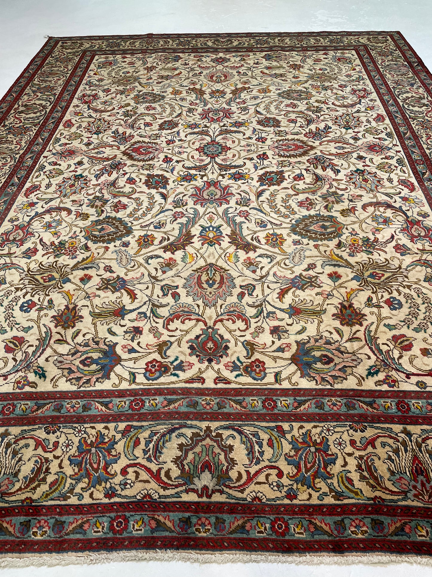 Hand-Knotted Wool Rug Tabriz 9'6" x 12'7"