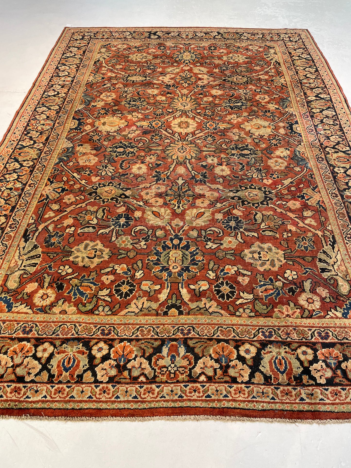 Hand-Knotted Wool Area Rug Antique Mahal 7'1" x 10'6"
