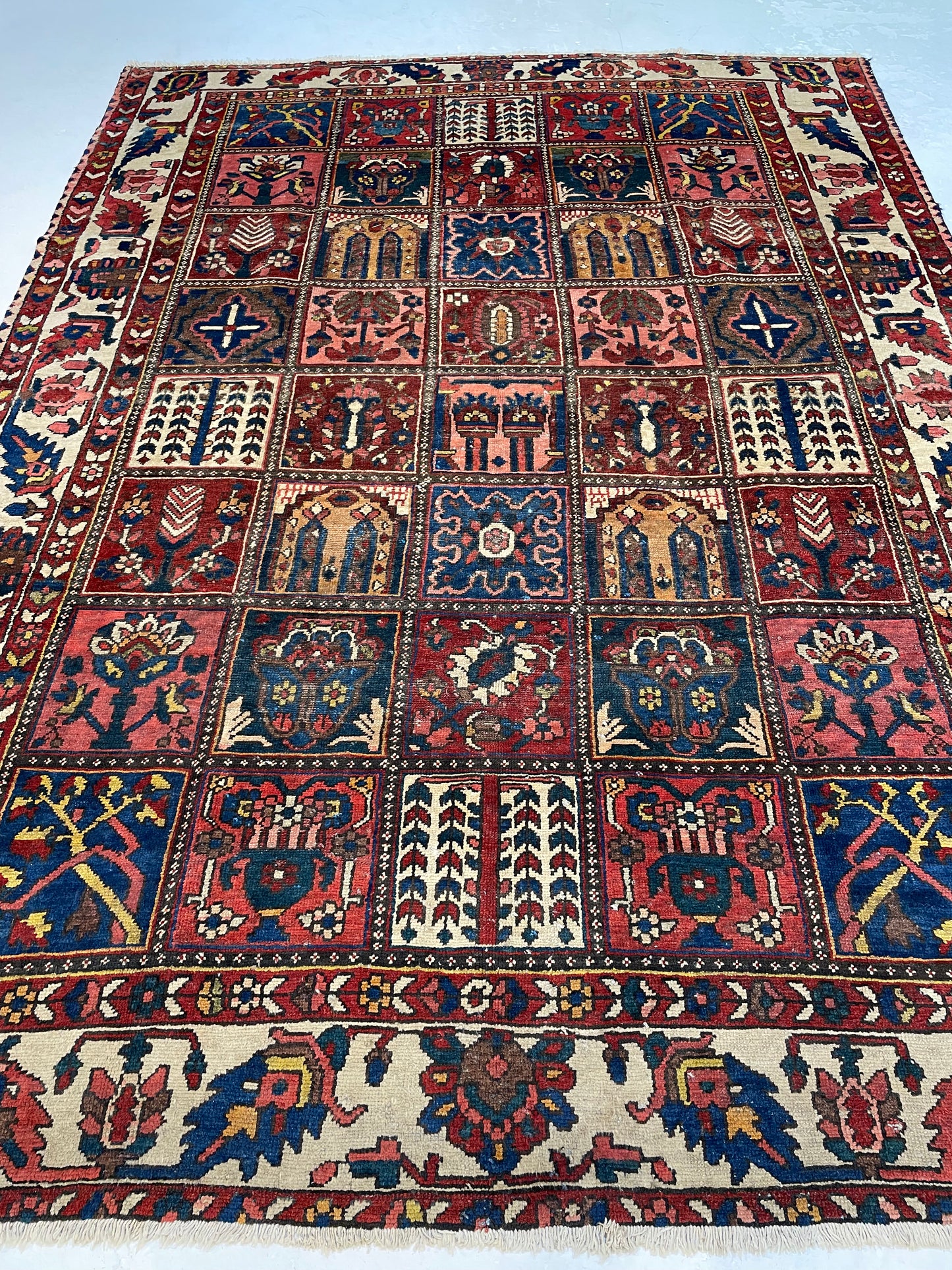 Hand-Knotted Wool Area Rug Bakhtiari Garden of Eden 6'11" x 9'5"