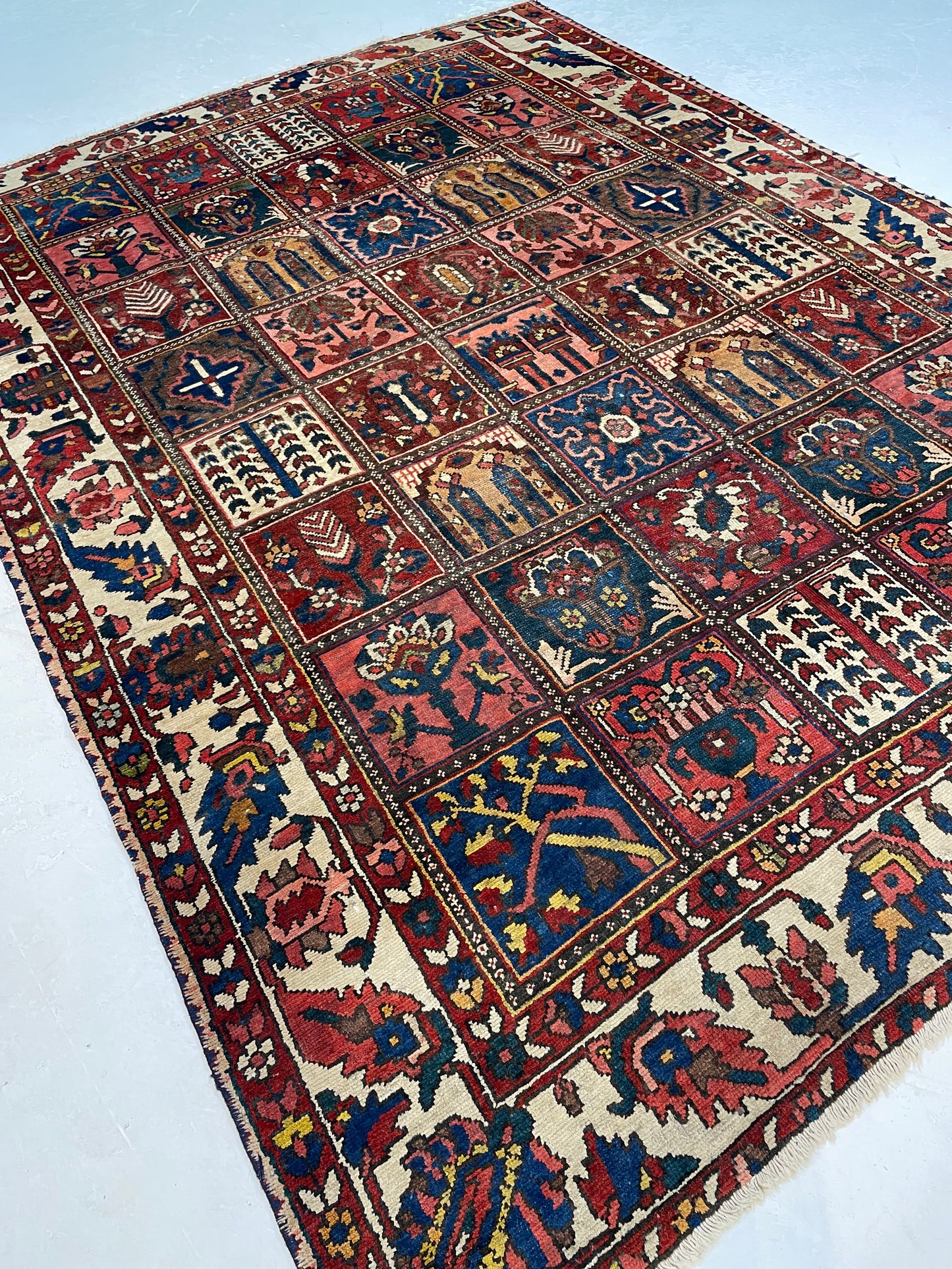Hand-Knotted Wool Area Rug Bakhtiari Garden of Eden 6'11" x 9'5"