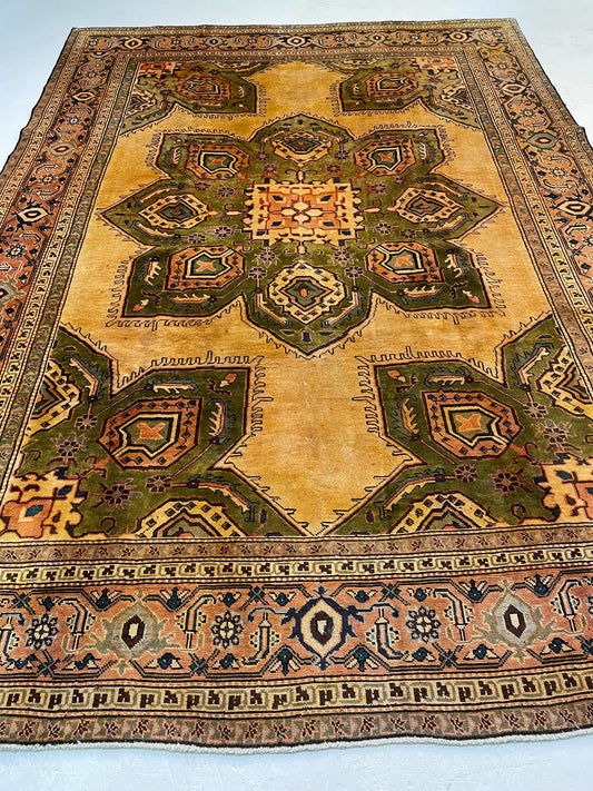 Hand-Knotted Wool Area Rug Meshkin 7'8" x 10'7"