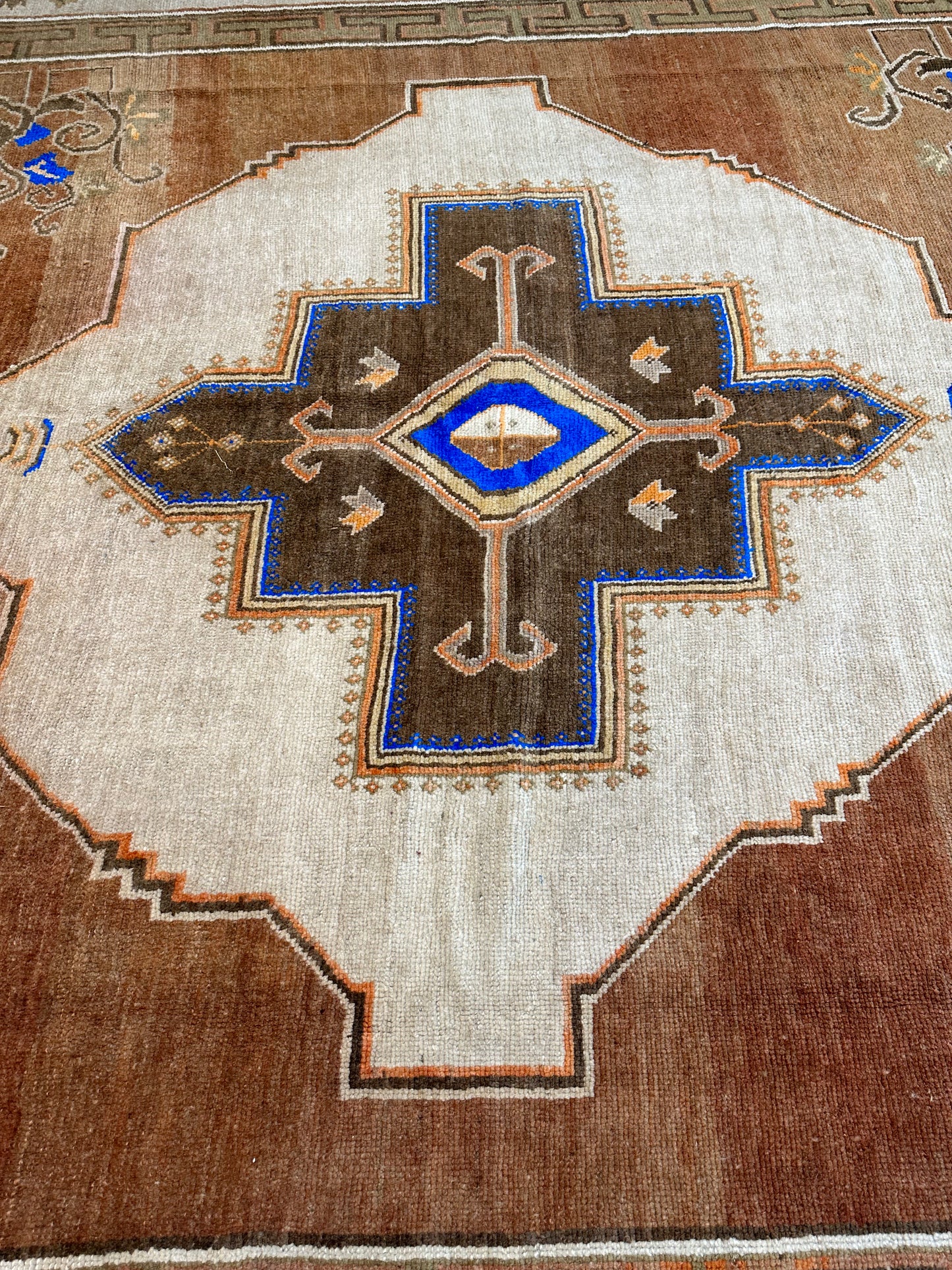 Hand-Knotted Wool Rug Turkish Oushak 10'6" x 11''3"