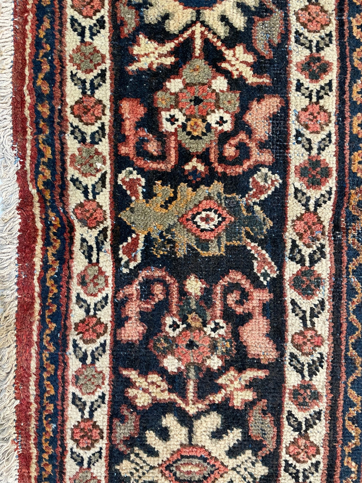 Hand-Knotted Wool Area Rug Mahal 8'6" x 11'10"