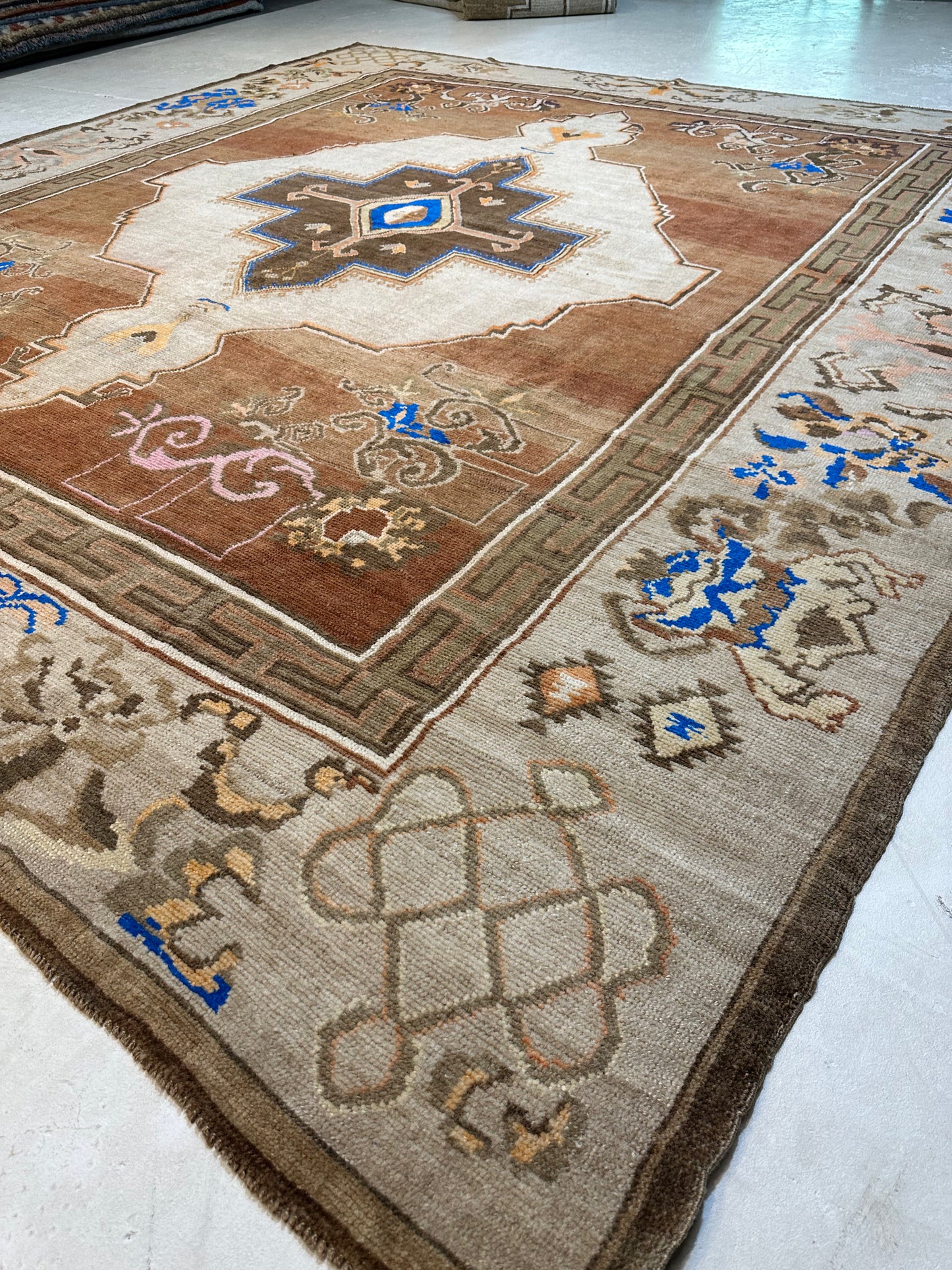 Hand-Knotted Wool Rug Turkish Oushak 10'6" x 11''3"