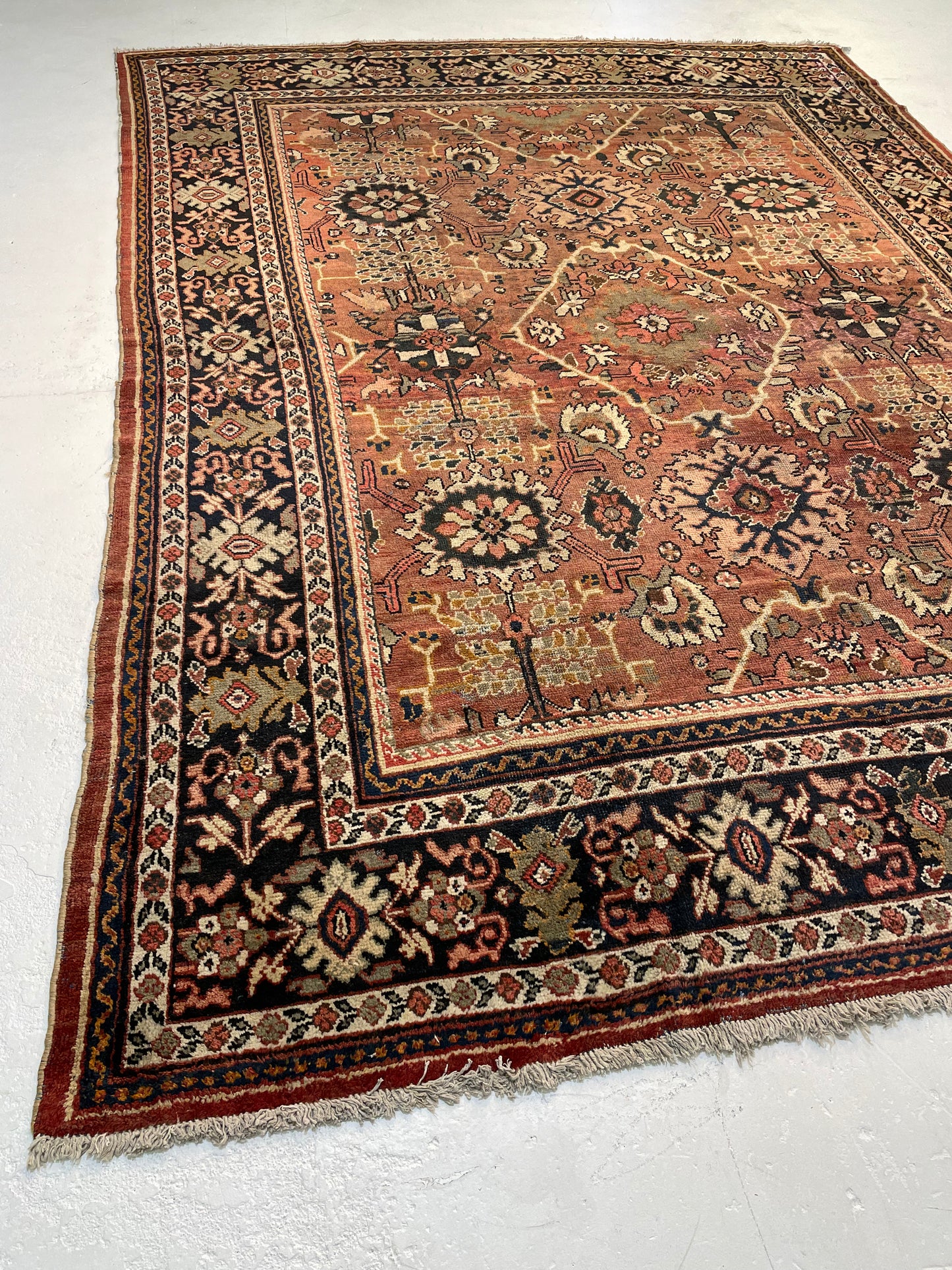 Hand-Knotted Wool Area Rug Mahal 8'6" x 11'10"