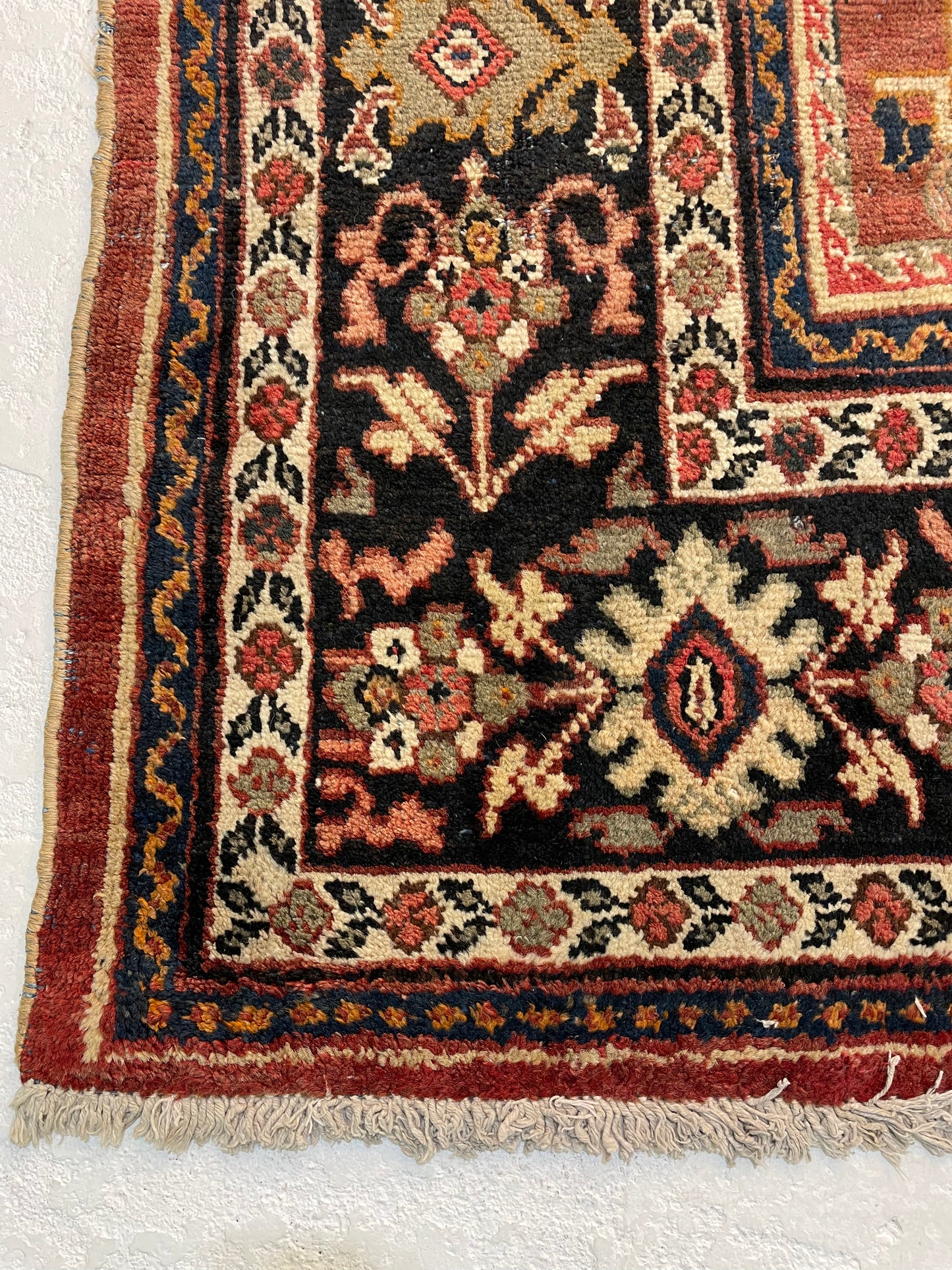 Hand-Knotted Wool Area Rug Mahal 8'6" x 11'10"