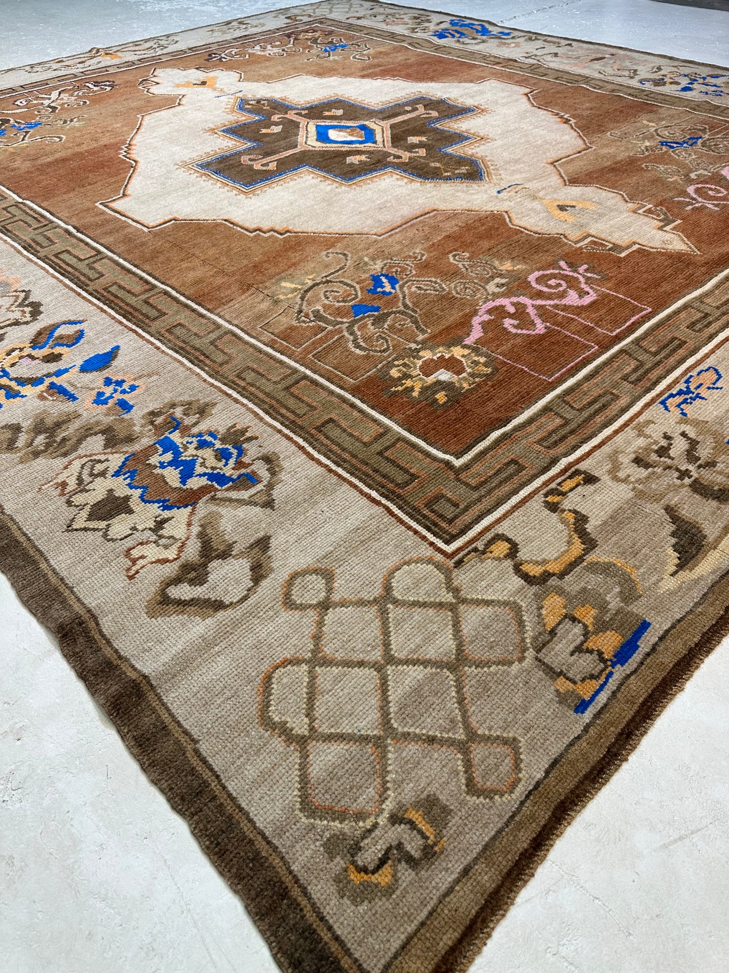 Hand-Knotted Wool Rug Turkish Oushak 10'6" x 11''3"