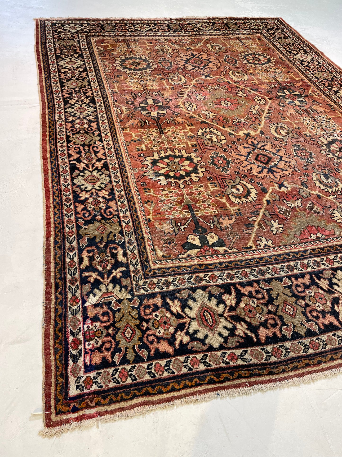 Hand-Knotted Wool Area Rug Mahal 8'6" x 11'10"