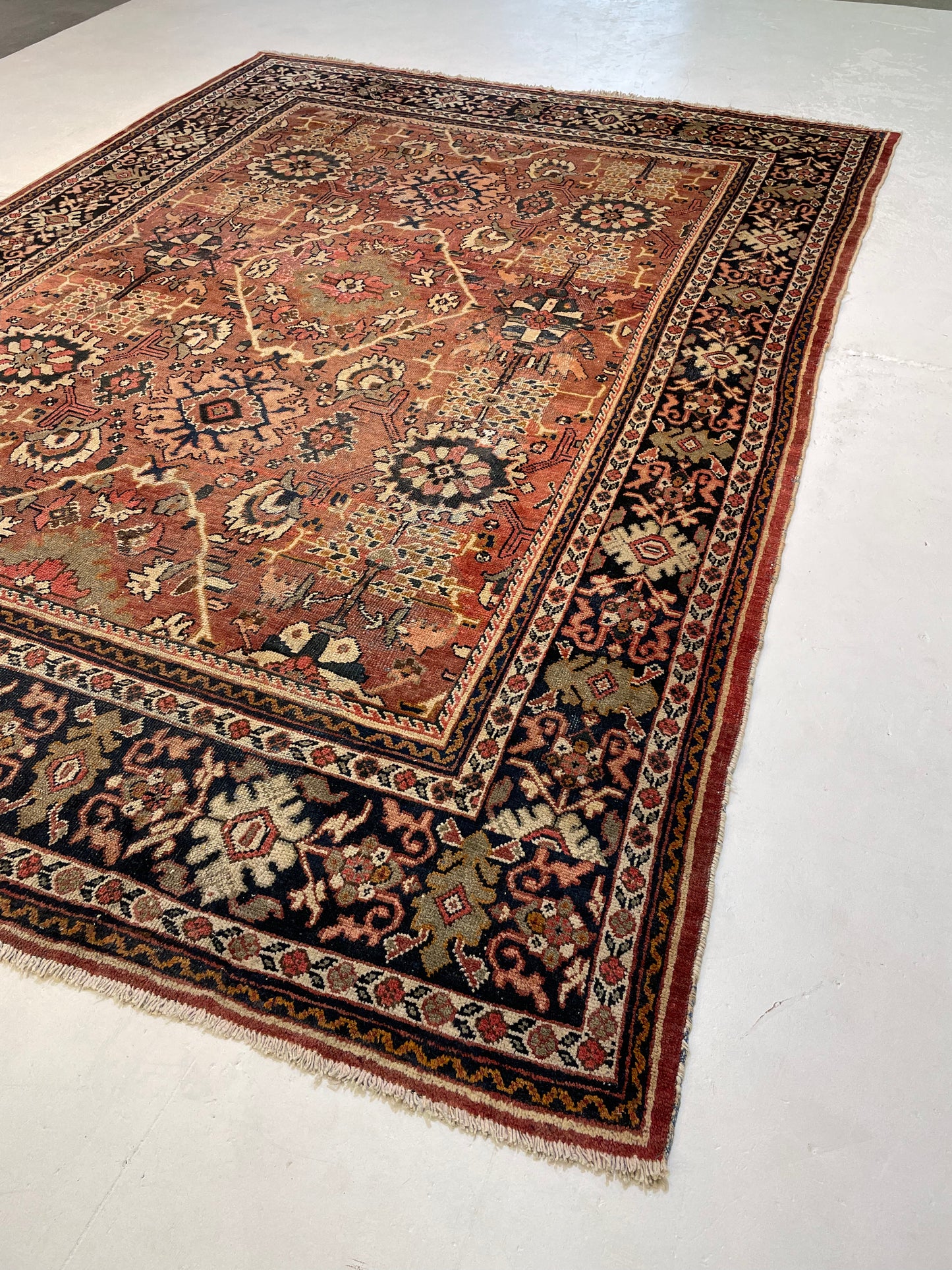 Hand-Knotted Wool Area Rug Mahal 8'6" x 11'10"