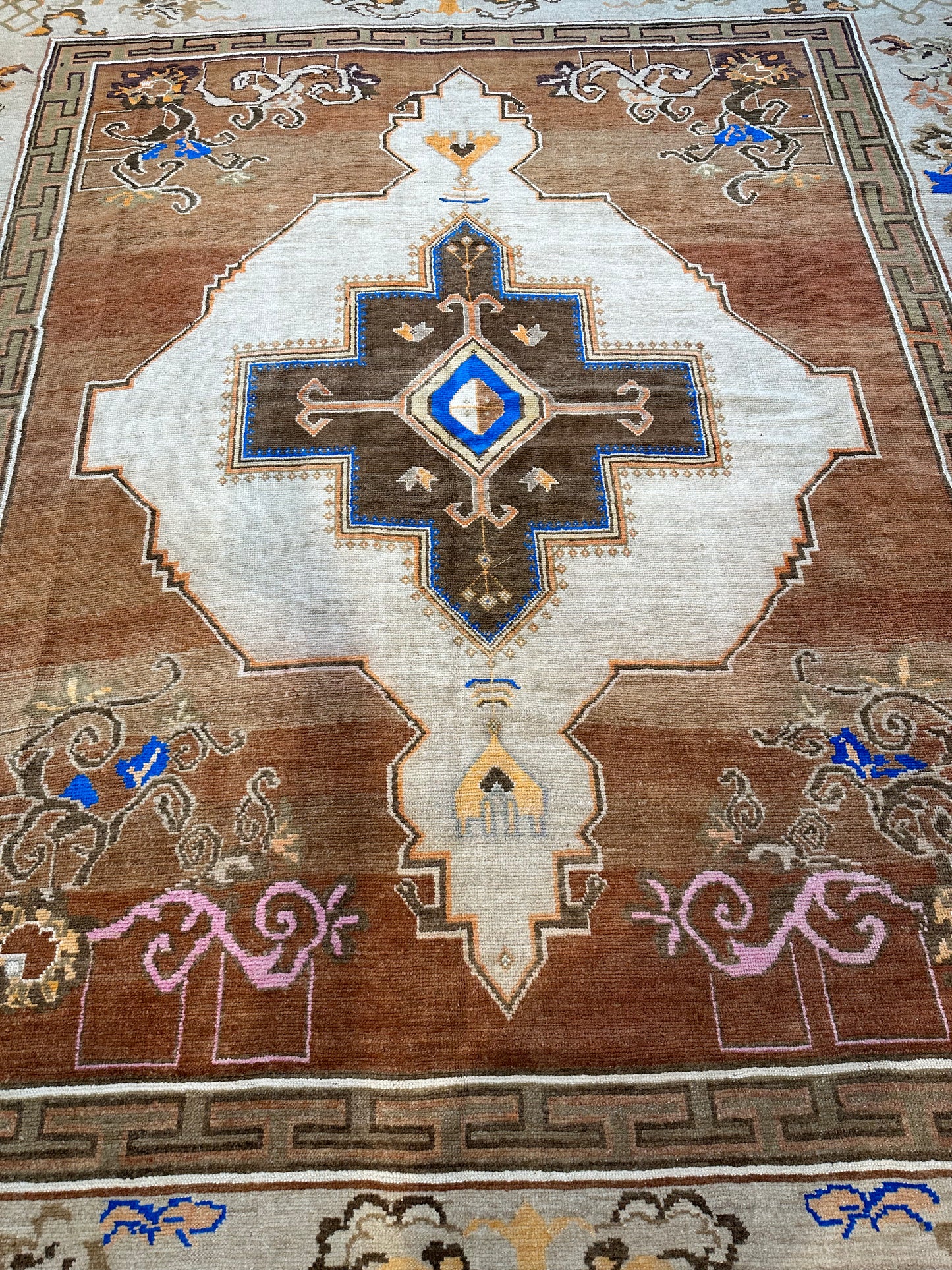 Hand-Knotted Wool Rug Turkish Oushak 10'6" x 11''3"