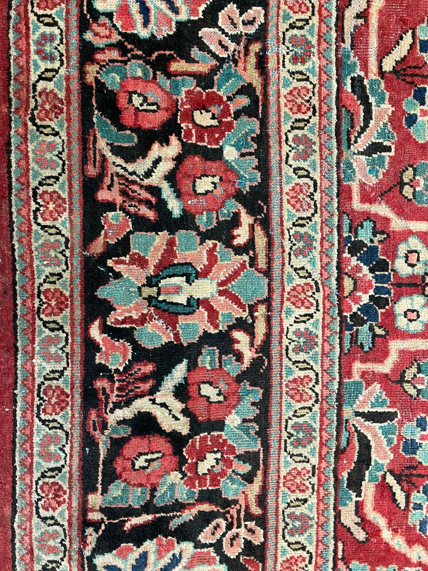 Hand-Knotted Wool Area Rug Mahal 9'6" x 12'9"