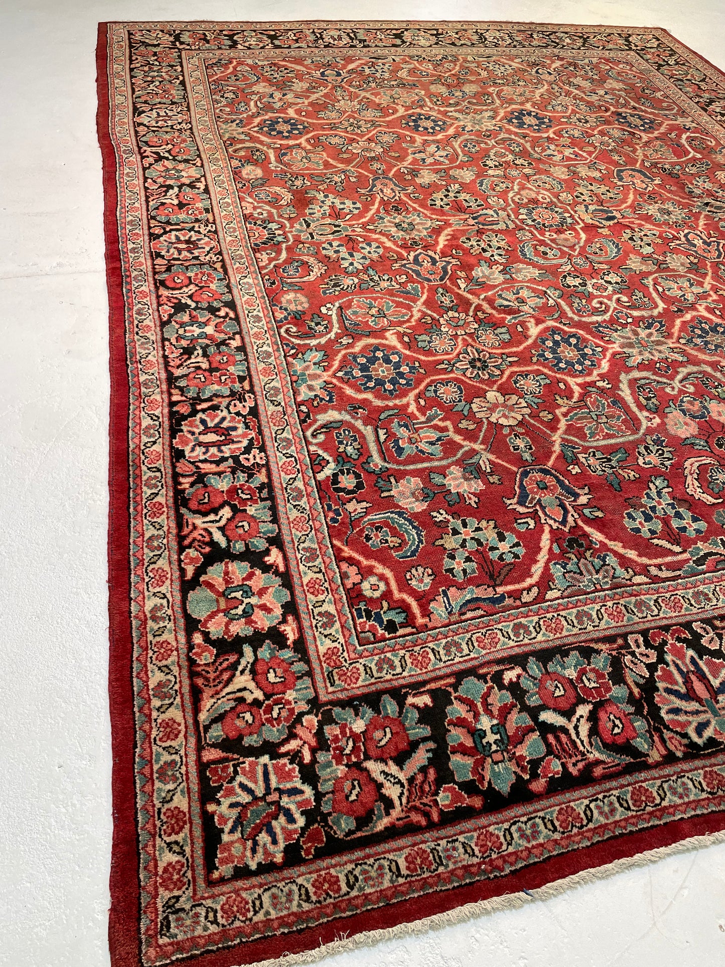 Hand-Knotted Wool Area Rug Mahal 9'6" x 12'9"