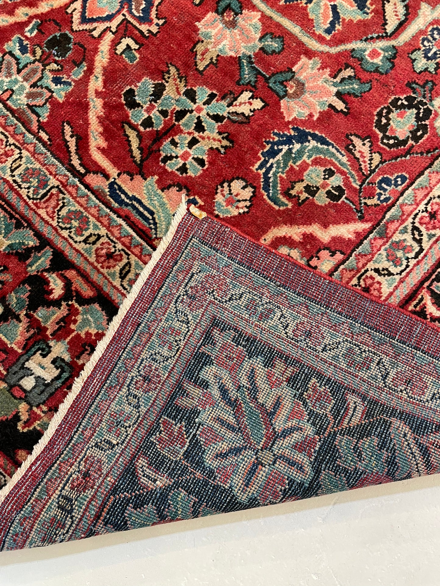 Hand-Knotted Wool Area Rug Mahal 9'6" x 12'9"