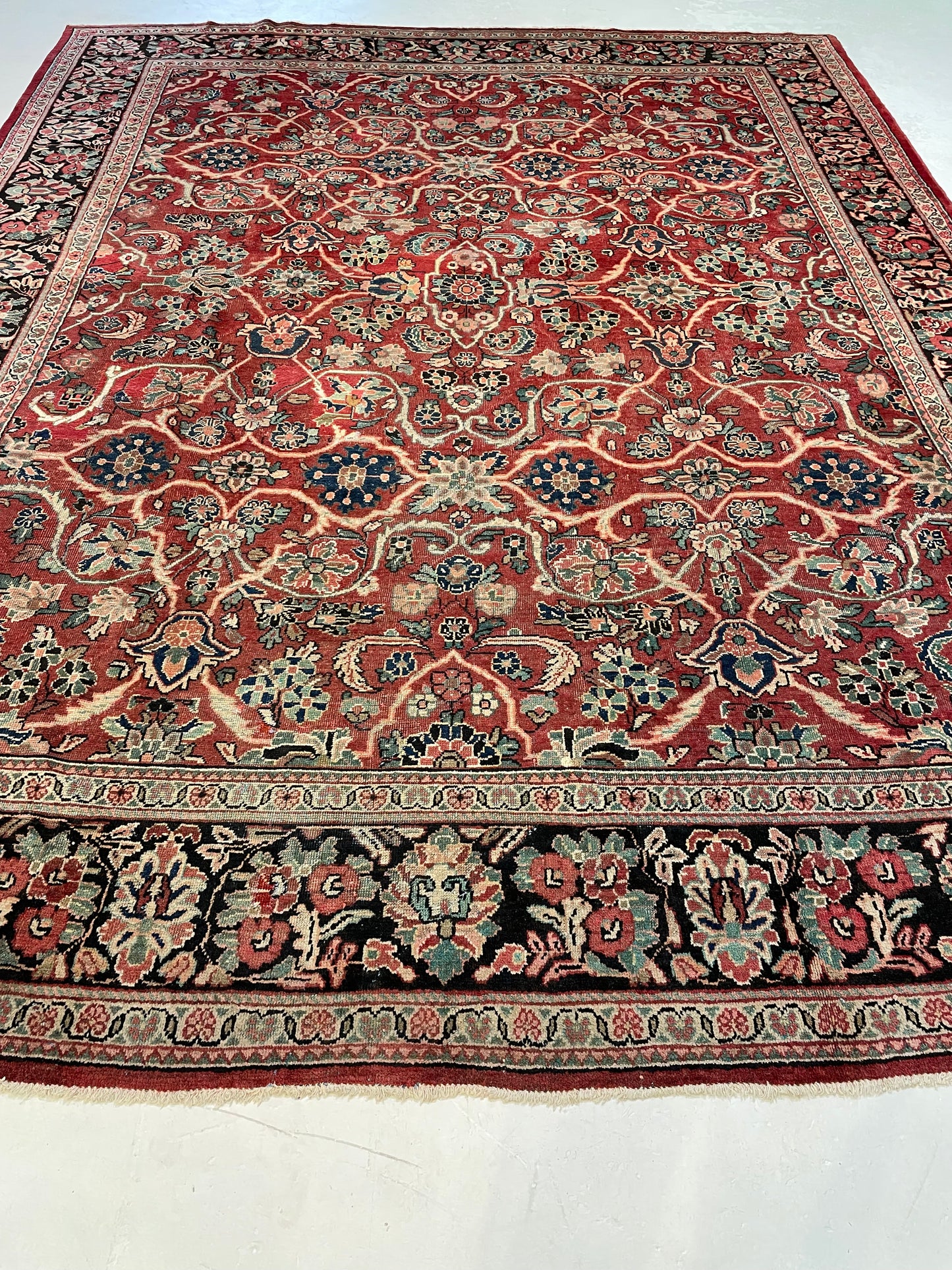 Hand-Knotted Wool Area Rug Mahal 9'6" x 12'9"