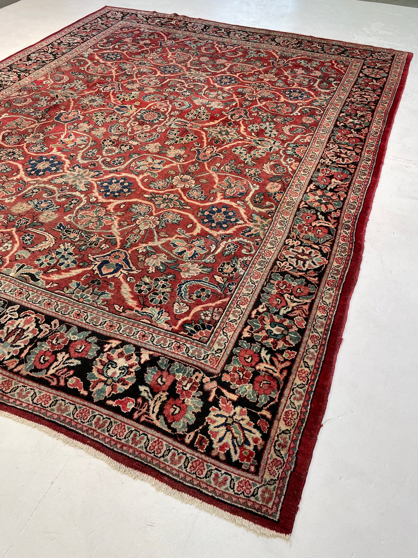 Hand-Knotted Wool Area Rug Mahal 9'6" x 12'9"