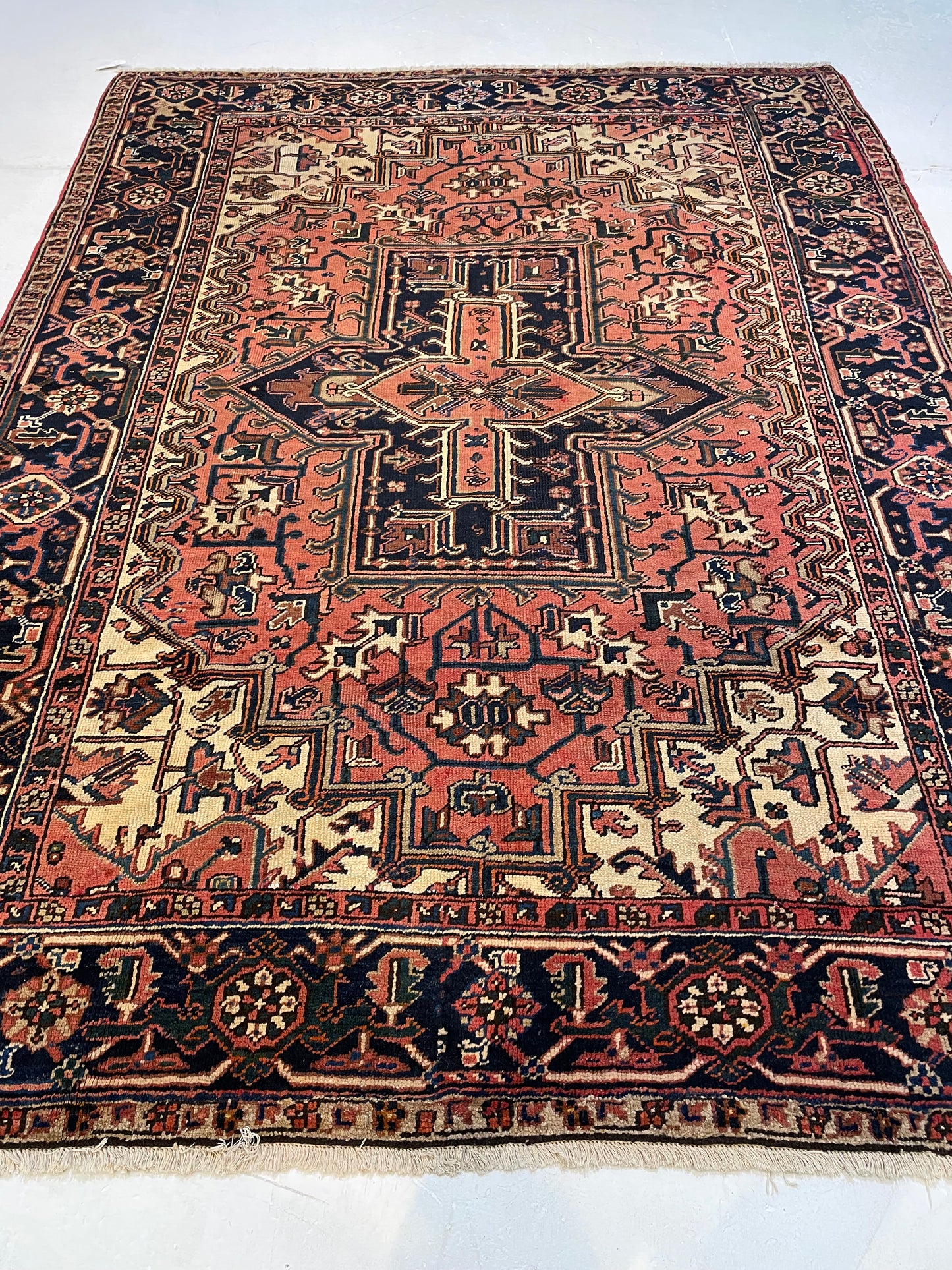 Hand-Knotted Wool Area Rug Heriz 6'11" x 8'5"