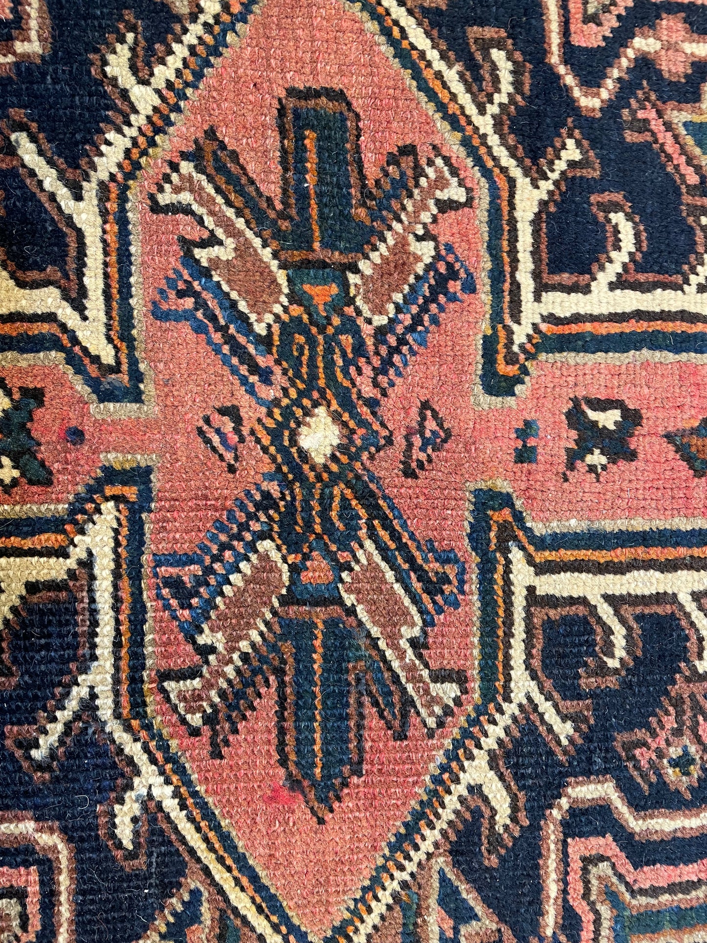 Hand-Knotted Wool Area Rug Heriz 6'11" x 8'5"