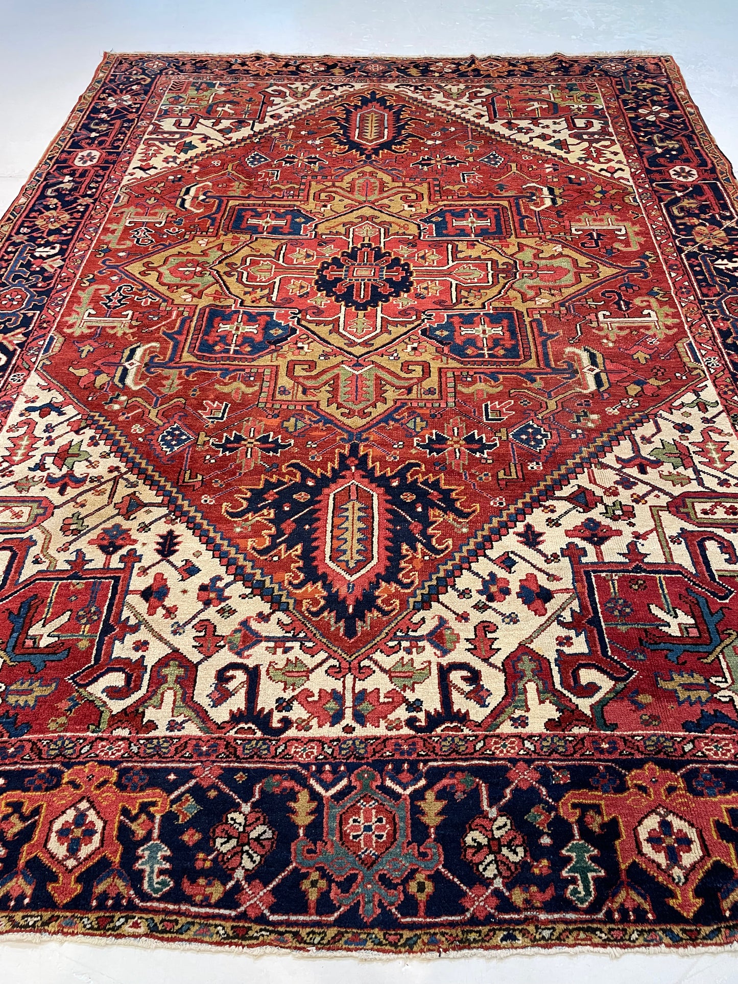 Hand-Knotted Wool Area Rug Heriz Serapi 8'1" x 11'